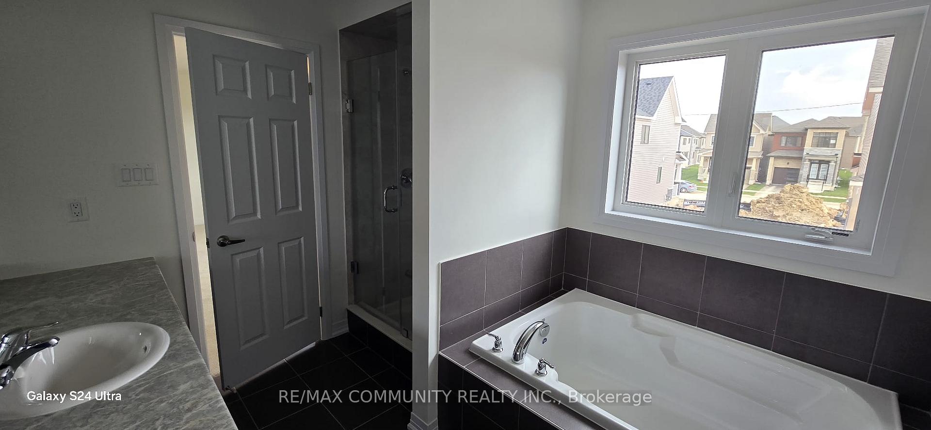 Photo 21 of 12 Heritage Way, Thorold, Rolling Meadows — HOMEH