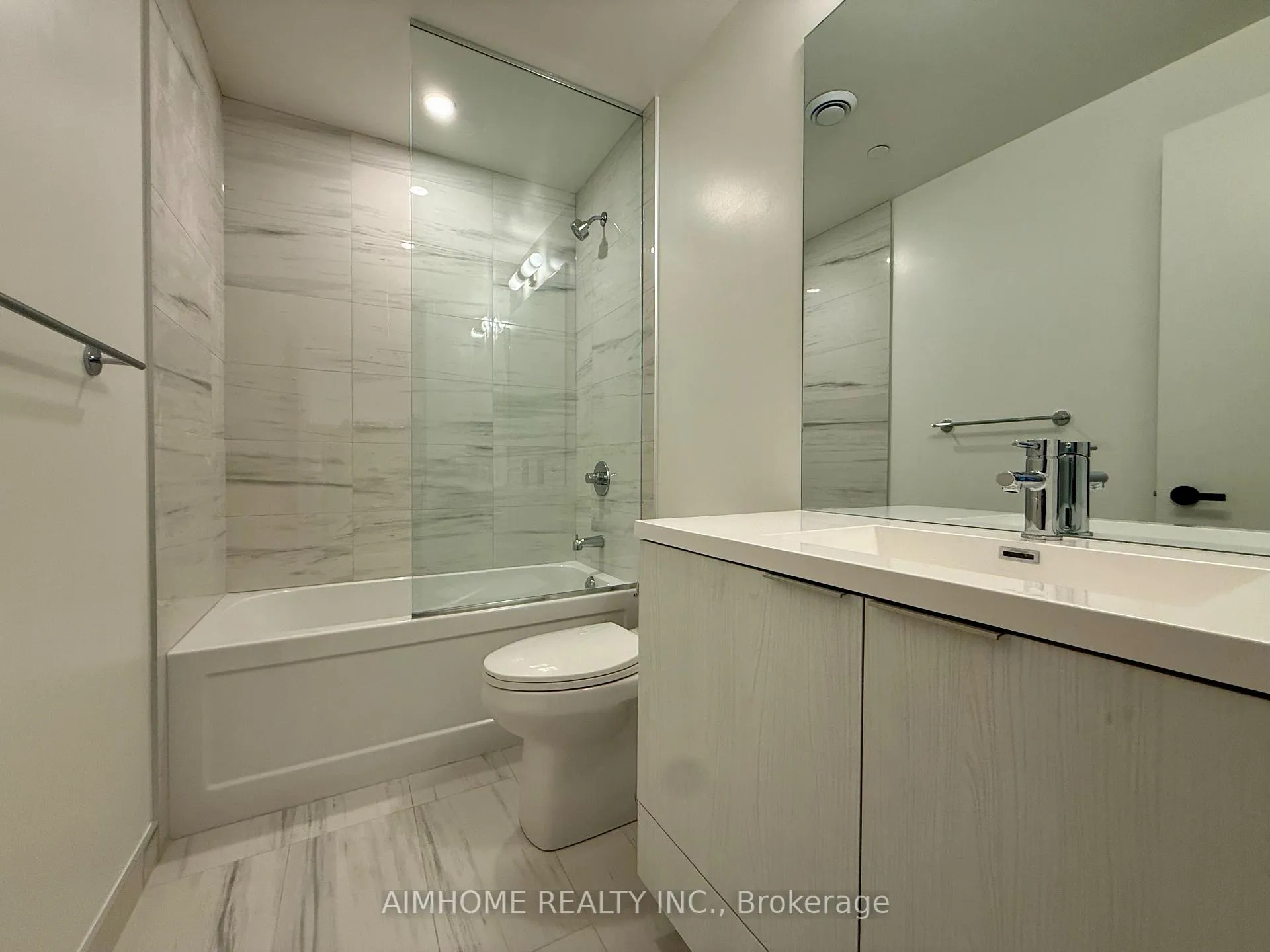 Photo 3 of Unit 2911, 8 Interchange Way, Vaughan, Vaughan Corporate Centre — HOMEH