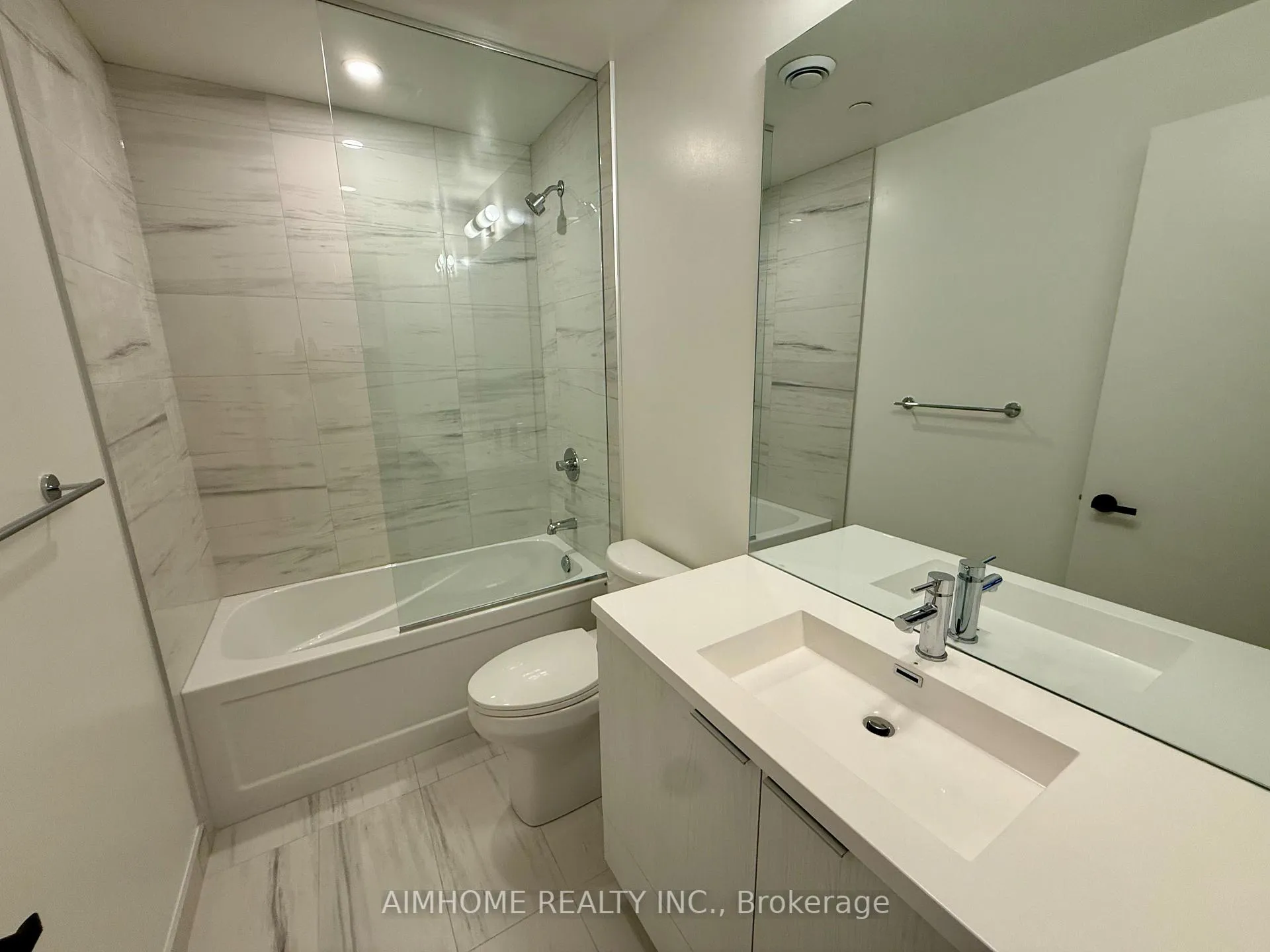 Photo 4 of Unit 2911, 8 Interchange Way, Vaughan, Vaughan Corporate Centre — HOMEH