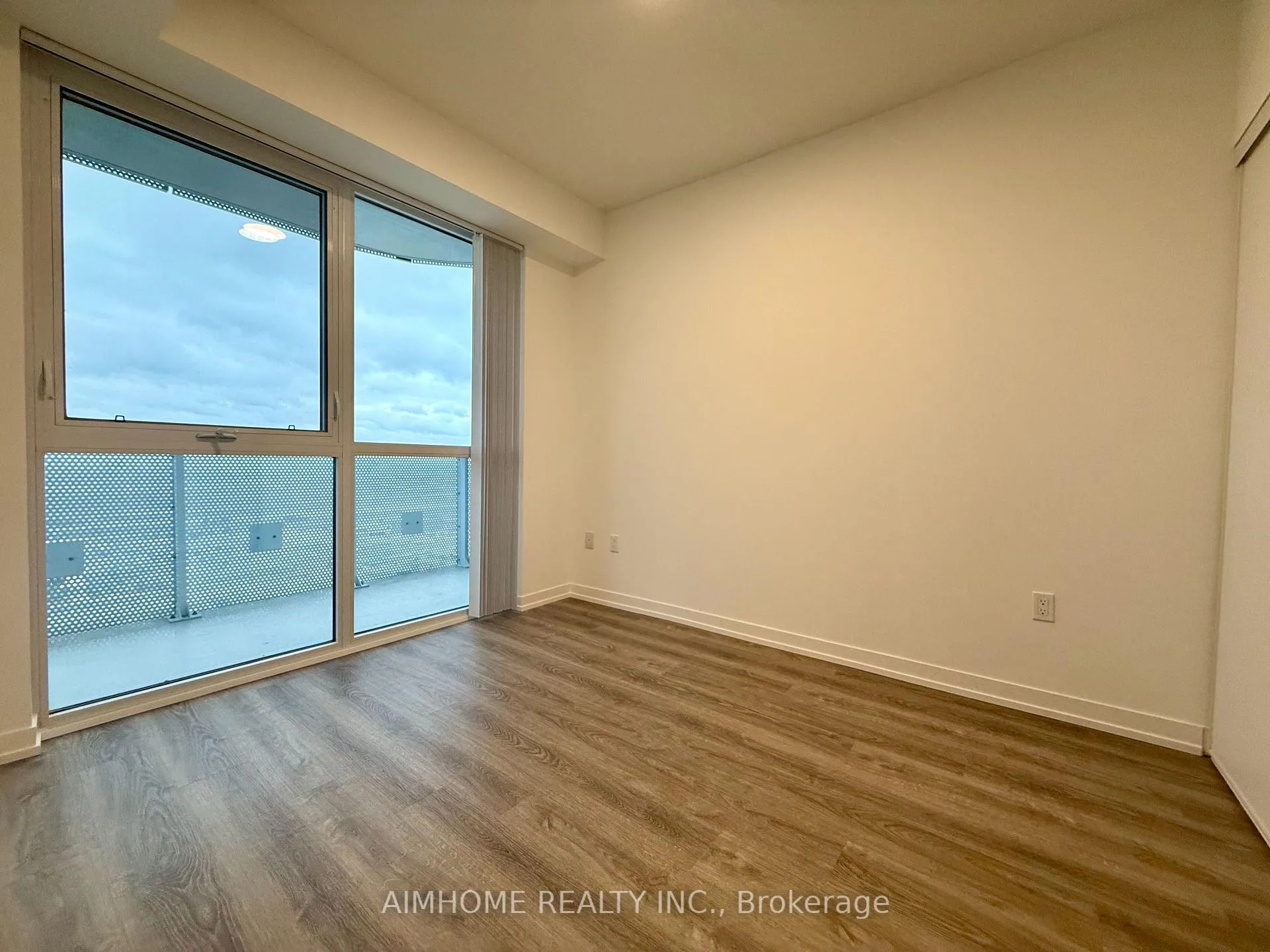 Photo 5 of Unit 2911, 8 Interchange Way, Vaughan, Vaughan Corporate Centre — HOMEH
