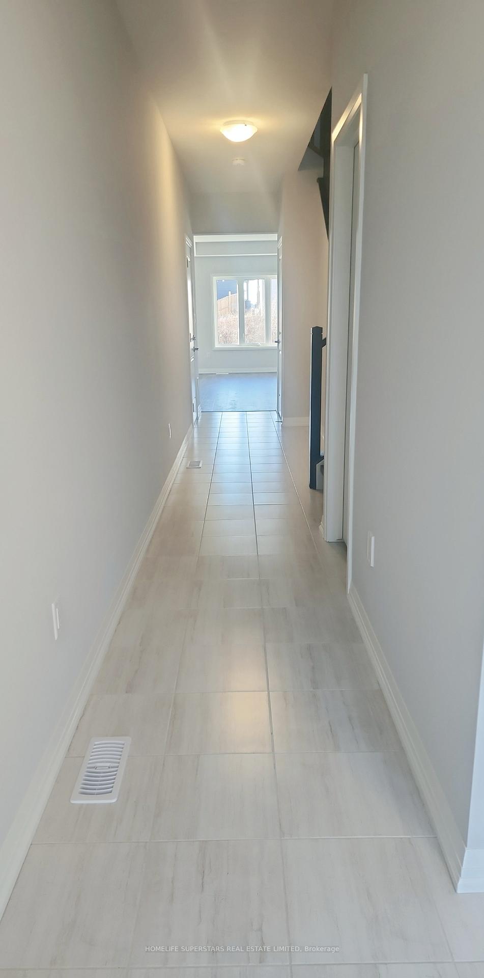 Photo 2 of 21 Whelan Court, Thorold, Hurricane/Merrittville — HOMEH