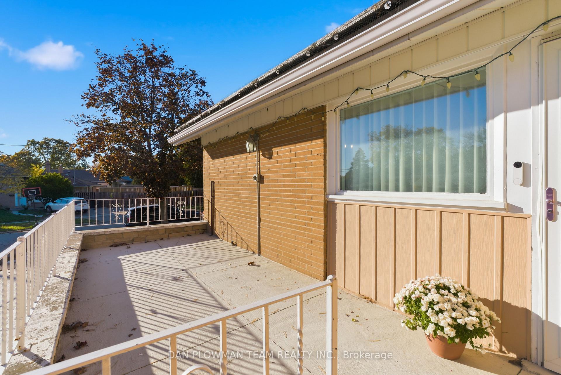 Photo 7 of 5 Lakeland Crescent, Scarborough, Woburn — HOMEH
