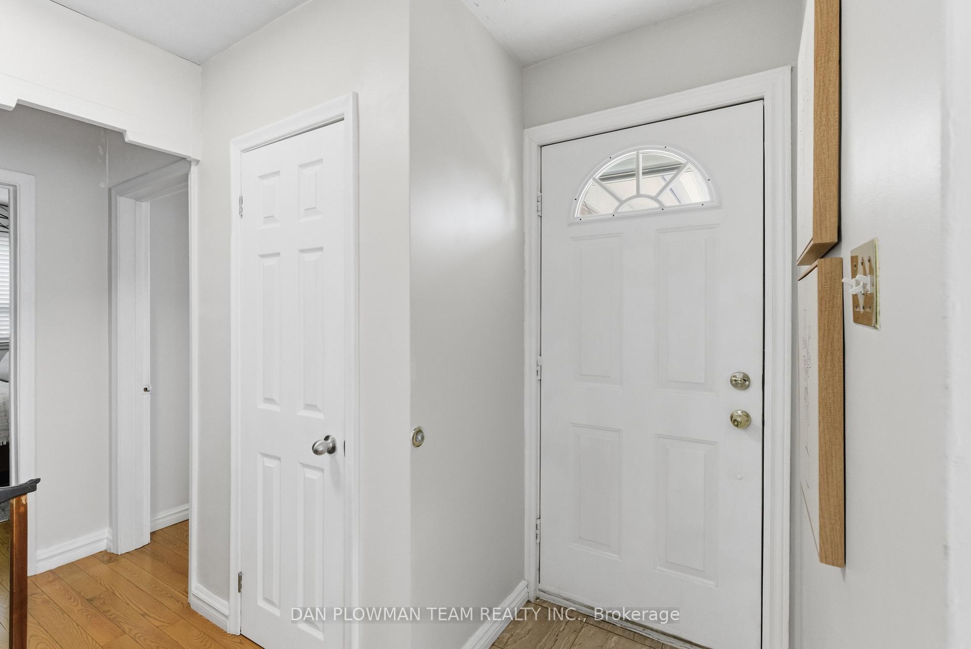 Photo 9 of 5 Lakeland Crescent, Scarborough, Woburn — HOMEH