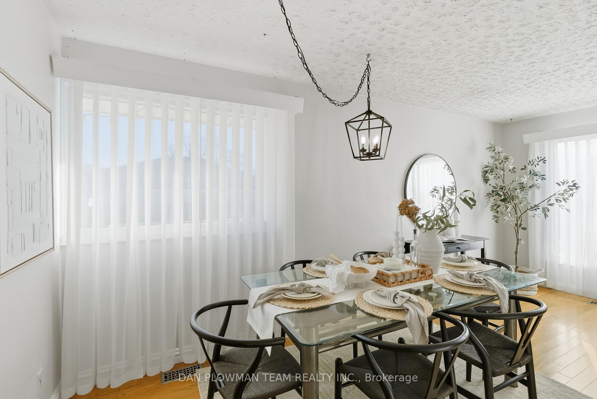 Photo 15 of 5 Lakeland Crescent, Scarborough, Woburn — HOMEH