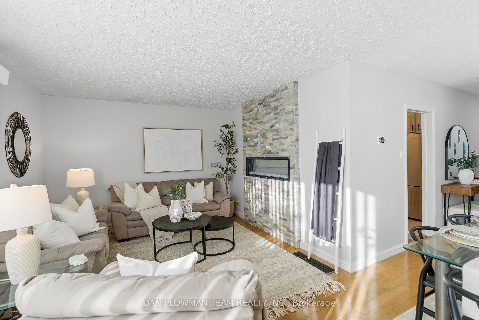 Photo 17 of 5 Lakeland Crescent, Scarborough, Woburn — HOMEH