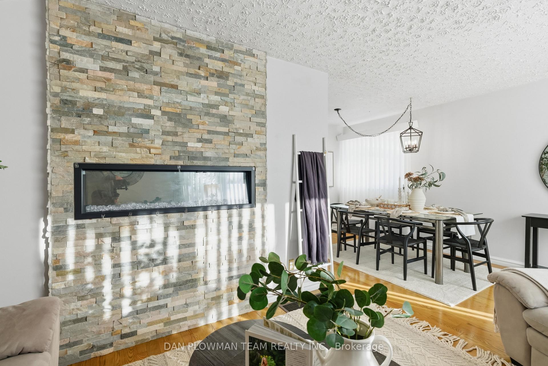 Photo 19 of 5 Lakeland Crescent, Scarborough, Woburn — HOMEH