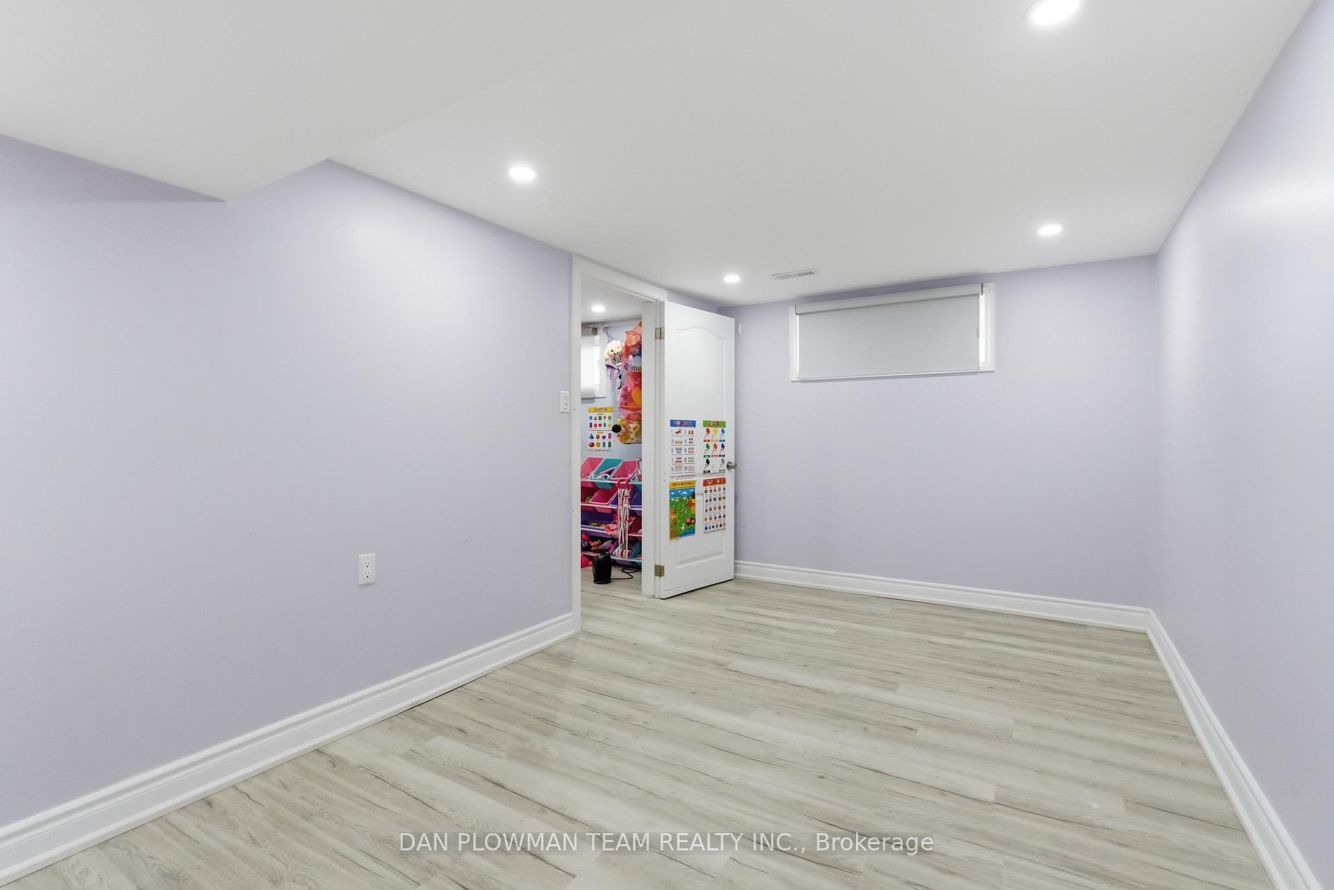 Photo 33 of 5 Lakeland Crescent, Scarborough, Woburn — HOMEH