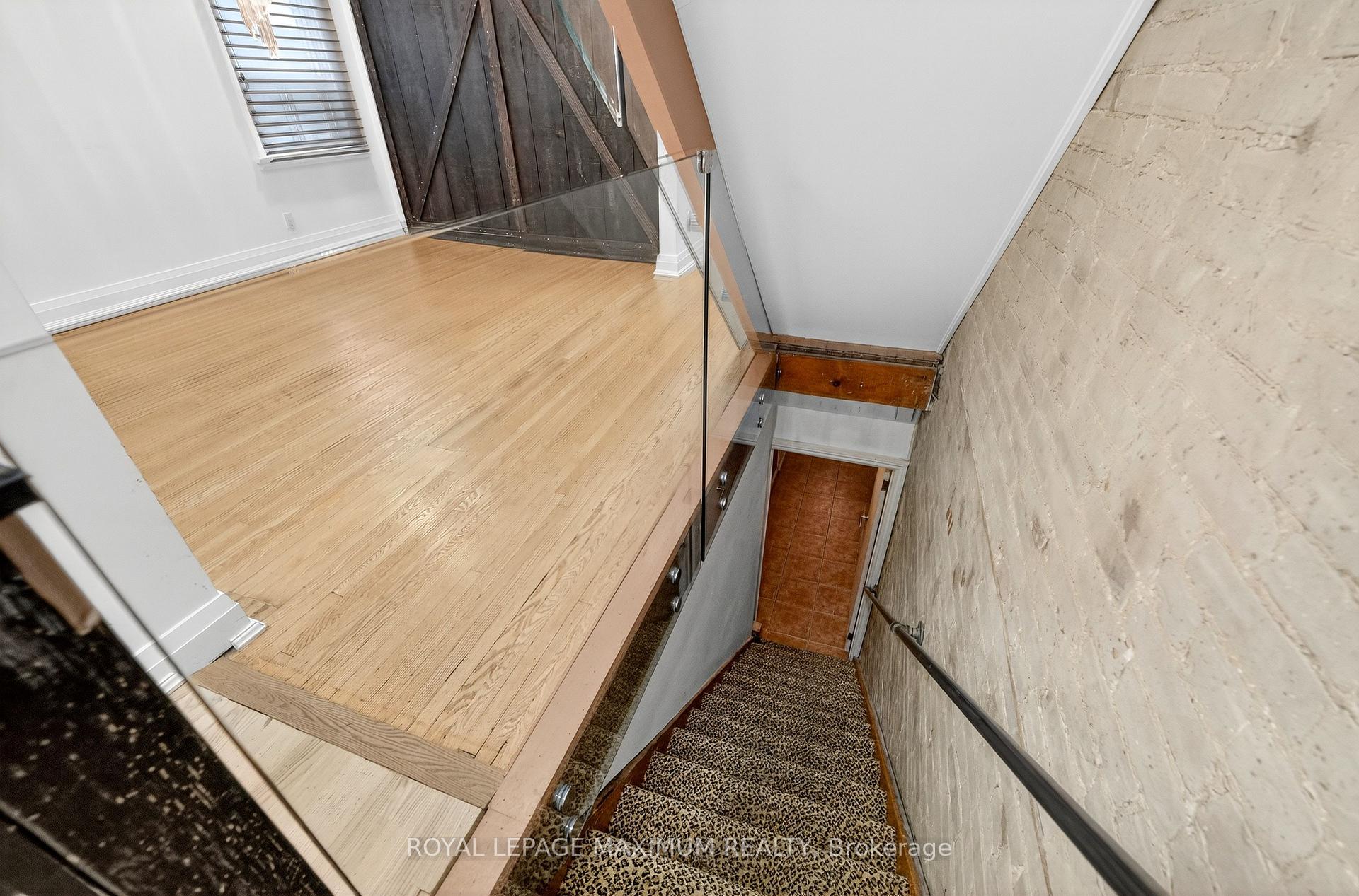 Photo 4 of Unit Unit 2, 263 Brock Avenue, Toronto, Little Portugal — HOMEH