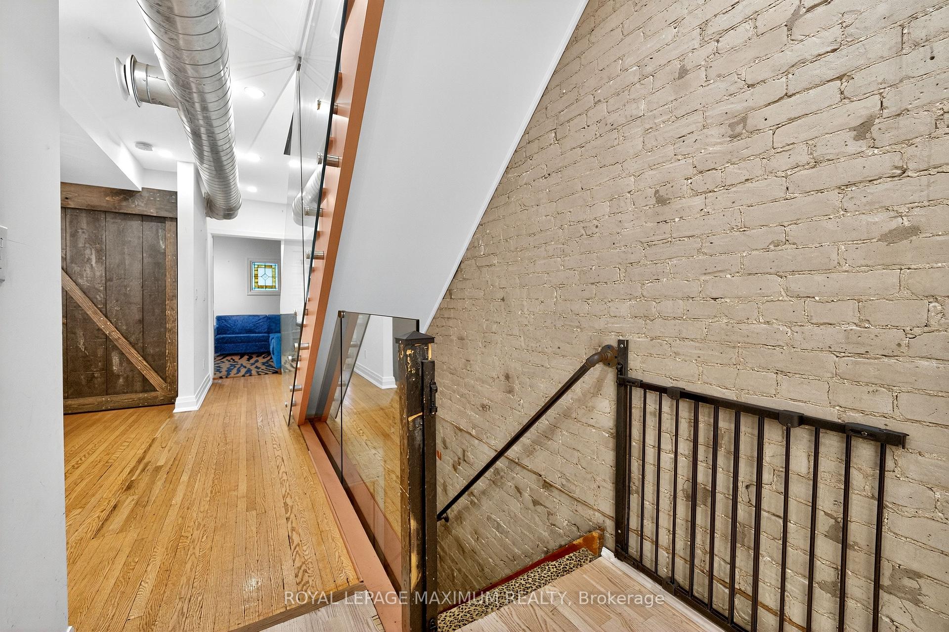 Photo 5 of Unit Unit 2, 263 Brock Avenue, Toronto, Little Portugal — HOMEH