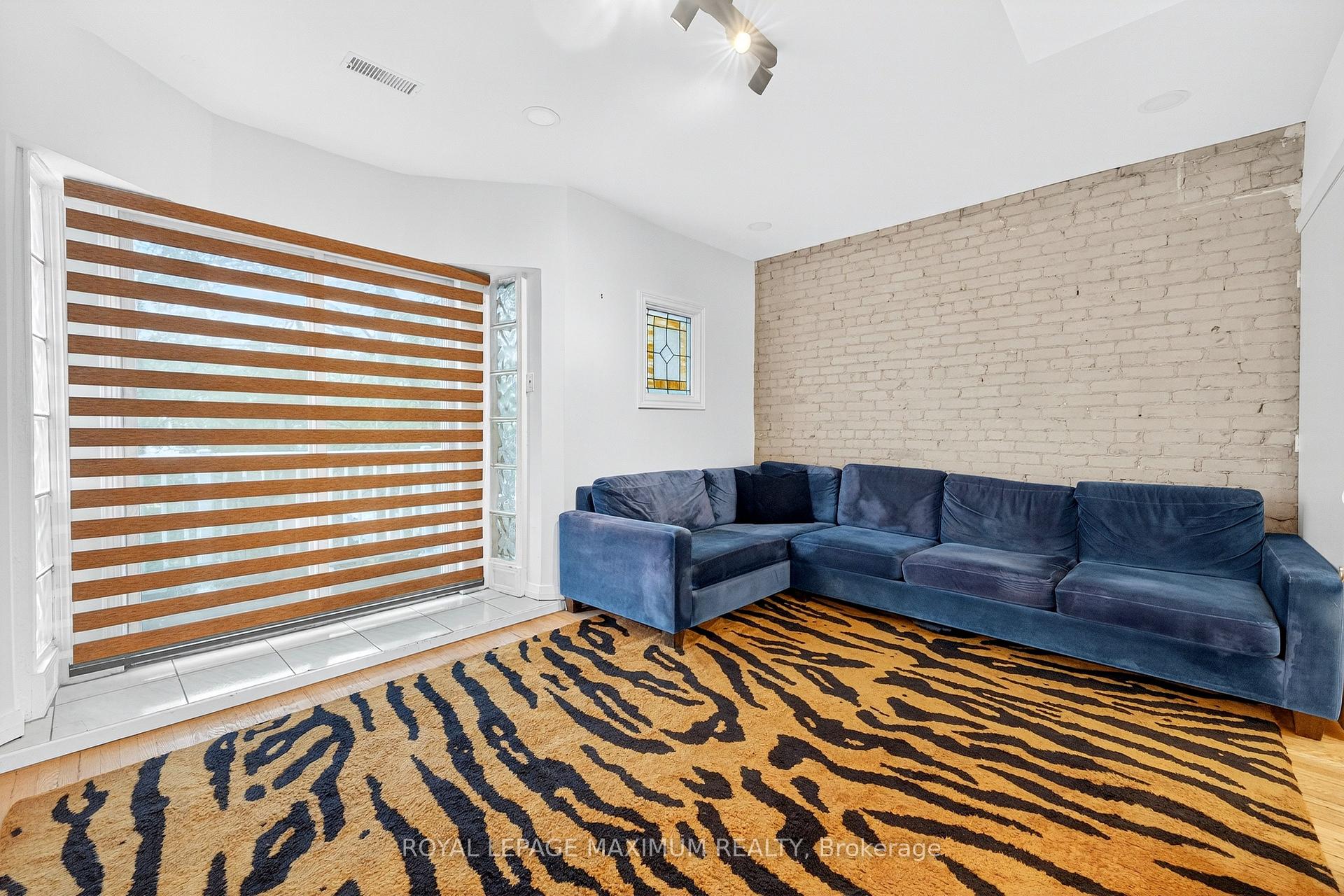 Photo 10 of Unit Unit 2, 263 Brock Avenue, Toronto, Little Portugal — HOMEH