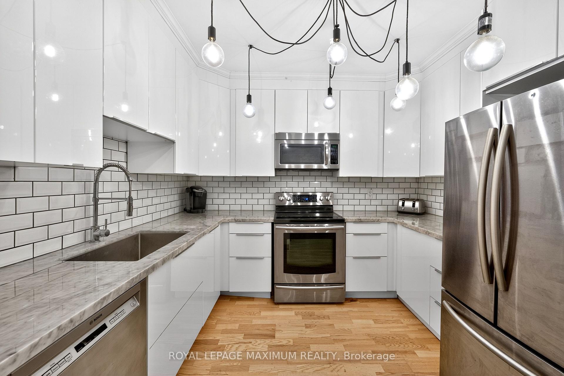 Photo 17 of Unit Unit 2, 263 Brock Avenue, Toronto, Little Portugal — HOMEH