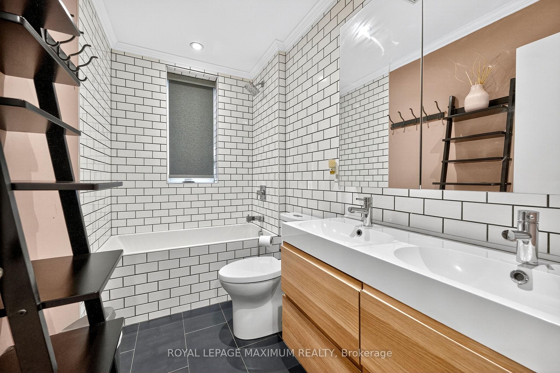 Photo 23 of Unit Unit 2, 263 Brock Avenue, Toronto, Little Portugal — HOMEH