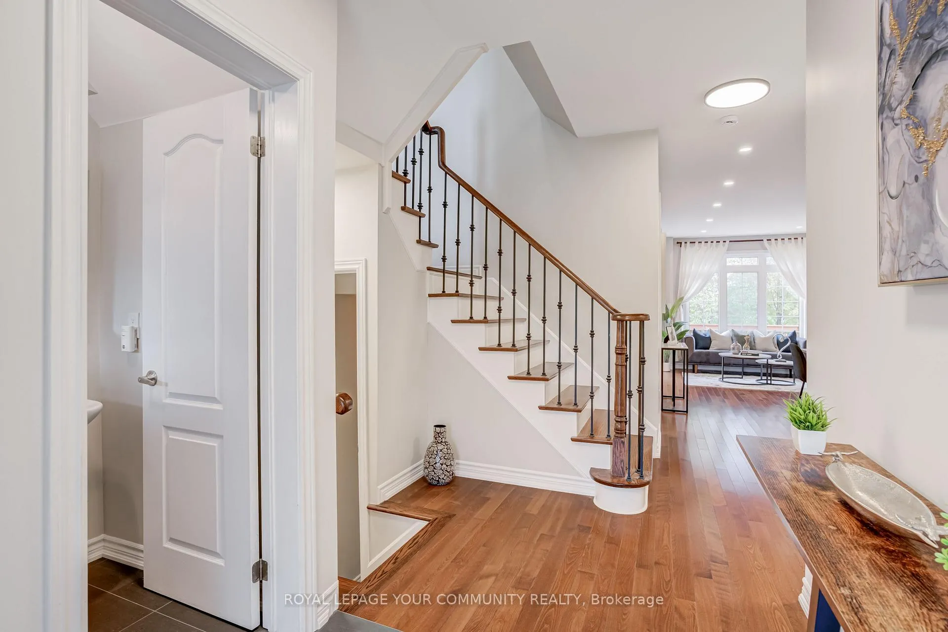 Photo 6 of 76 Cabernet Road, Vaughan, Patterson — HOMEH