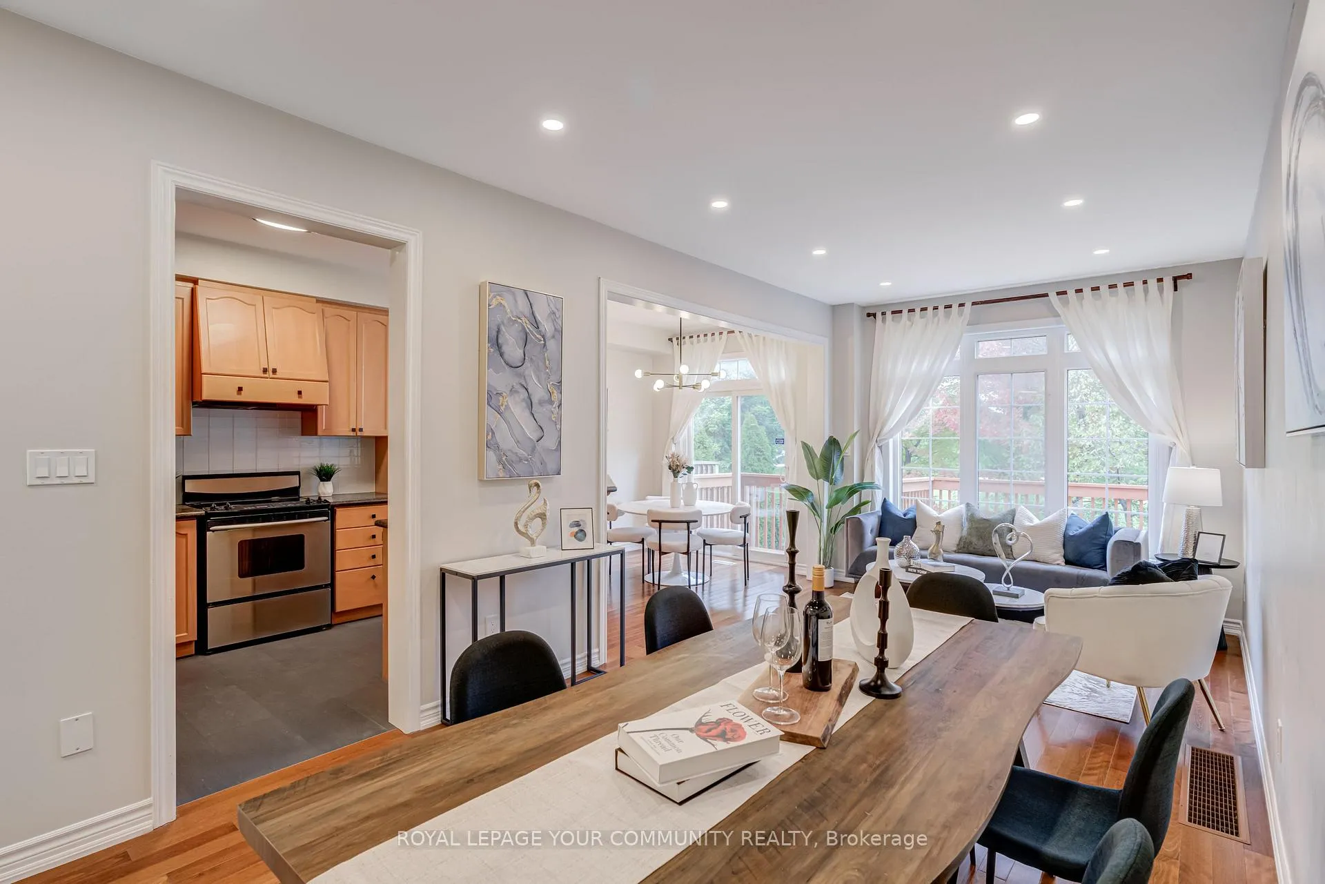 Photo 11 of 76 Cabernet Road, Vaughan, Patterson — HOMEH