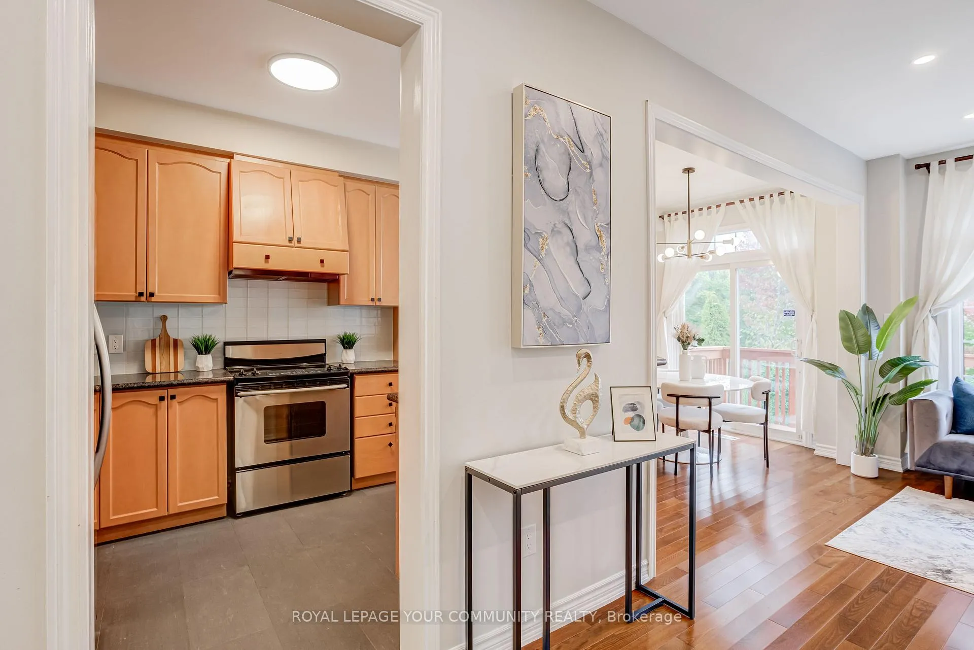 Photo 19 of 76 Cabernet Road, Vaughan, Patterson — HOMEH
