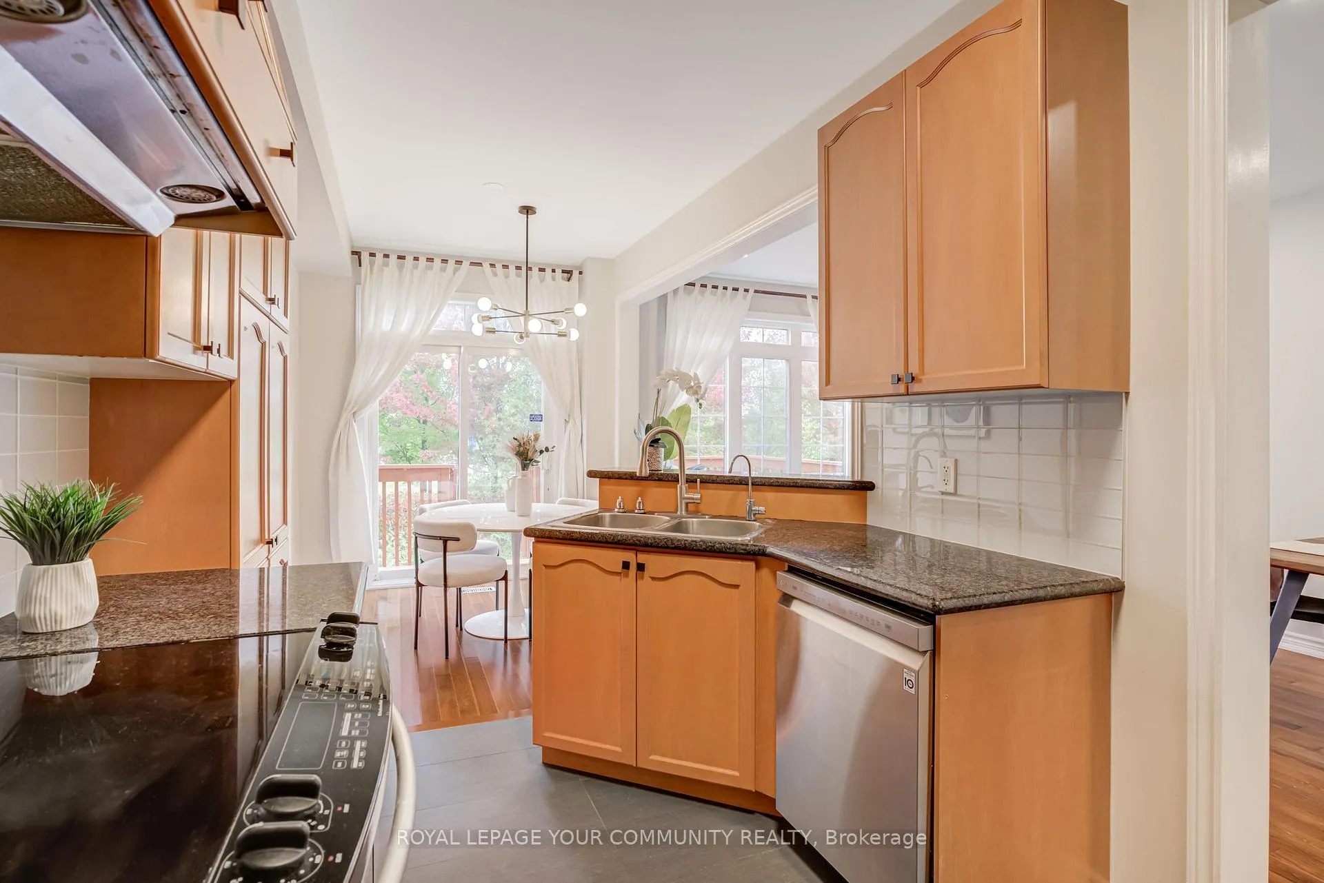Photo 21 of 76 Cabernet Road, Vaughan, Patterson — HOMEH