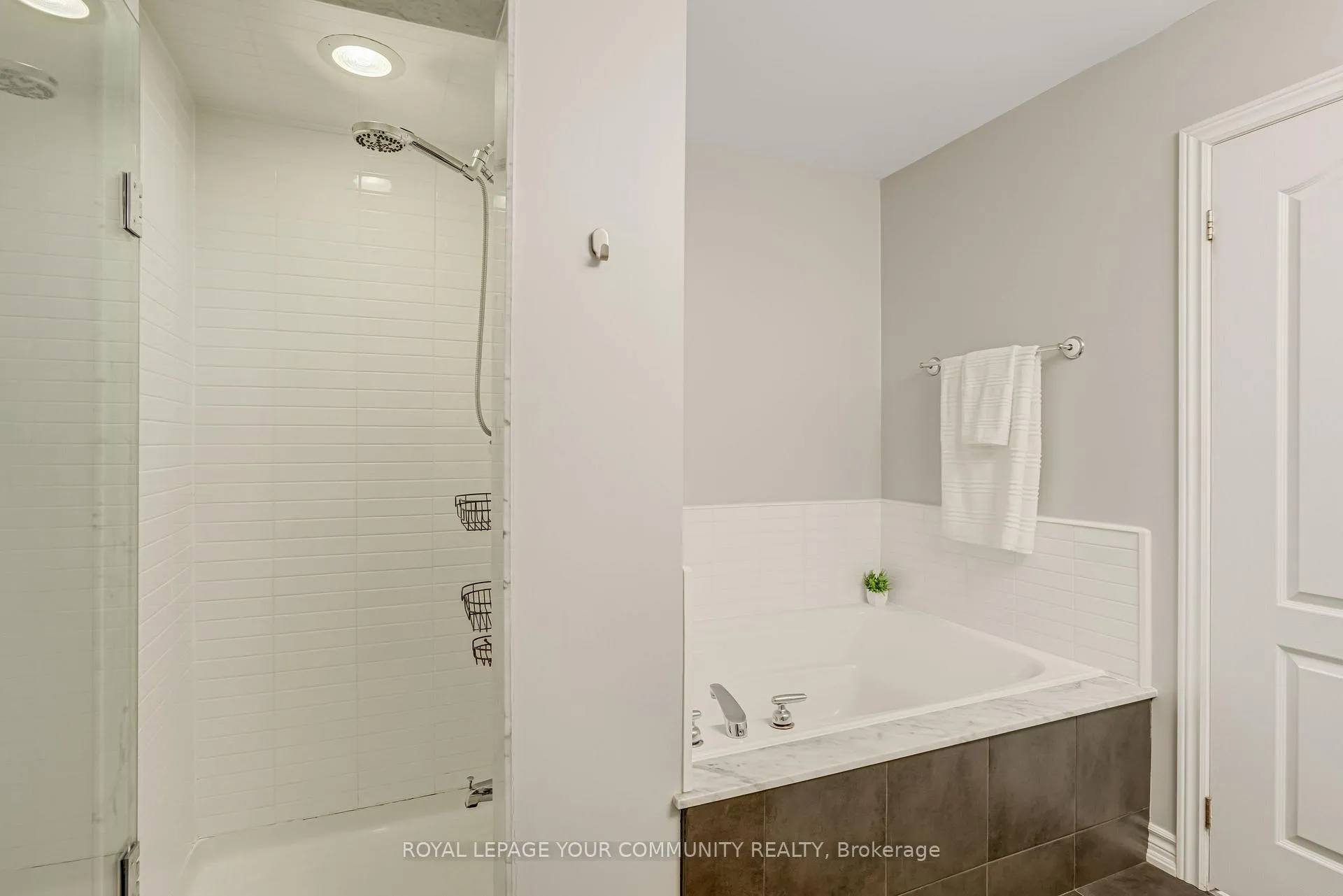 Photo 36 of 76 Cabernet Road, Vaughan, Patterson — HOMEH