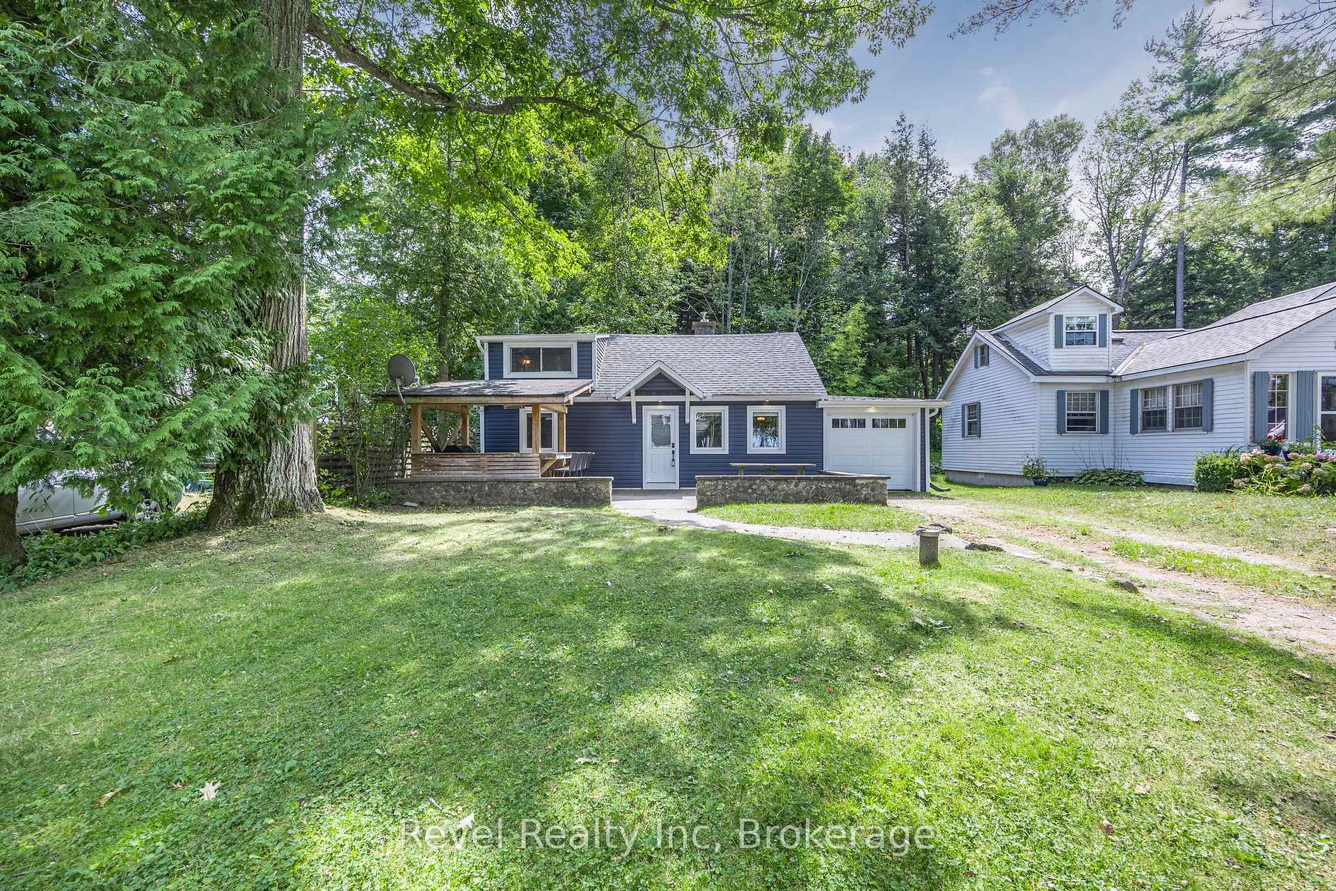 Photo 2 of 135 Centre Beach Road, Tiny, Rural Tiny — HOMEH