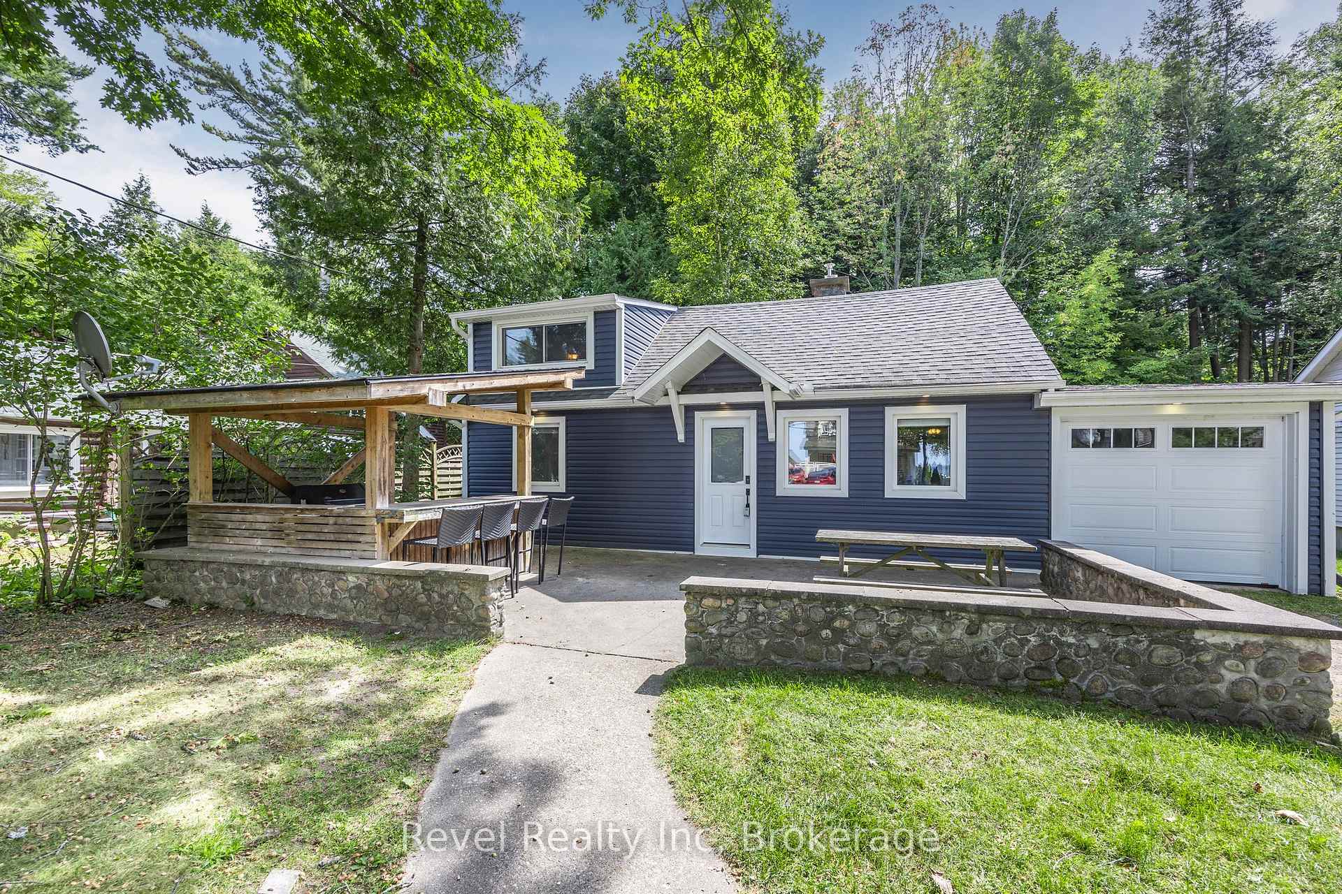 Photo 3 of 135 Centre Beach Road, Tiny, Rural Tiny — HOMEH