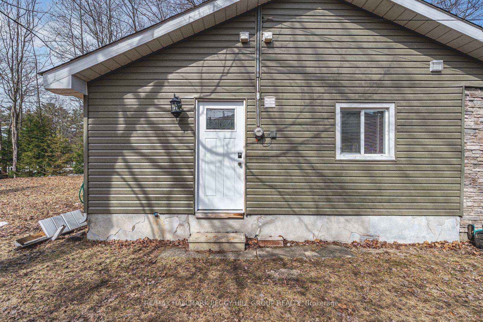 Photo 11 of 12 Doan Avenue, Tiny, Rural Tiny — HOMEH