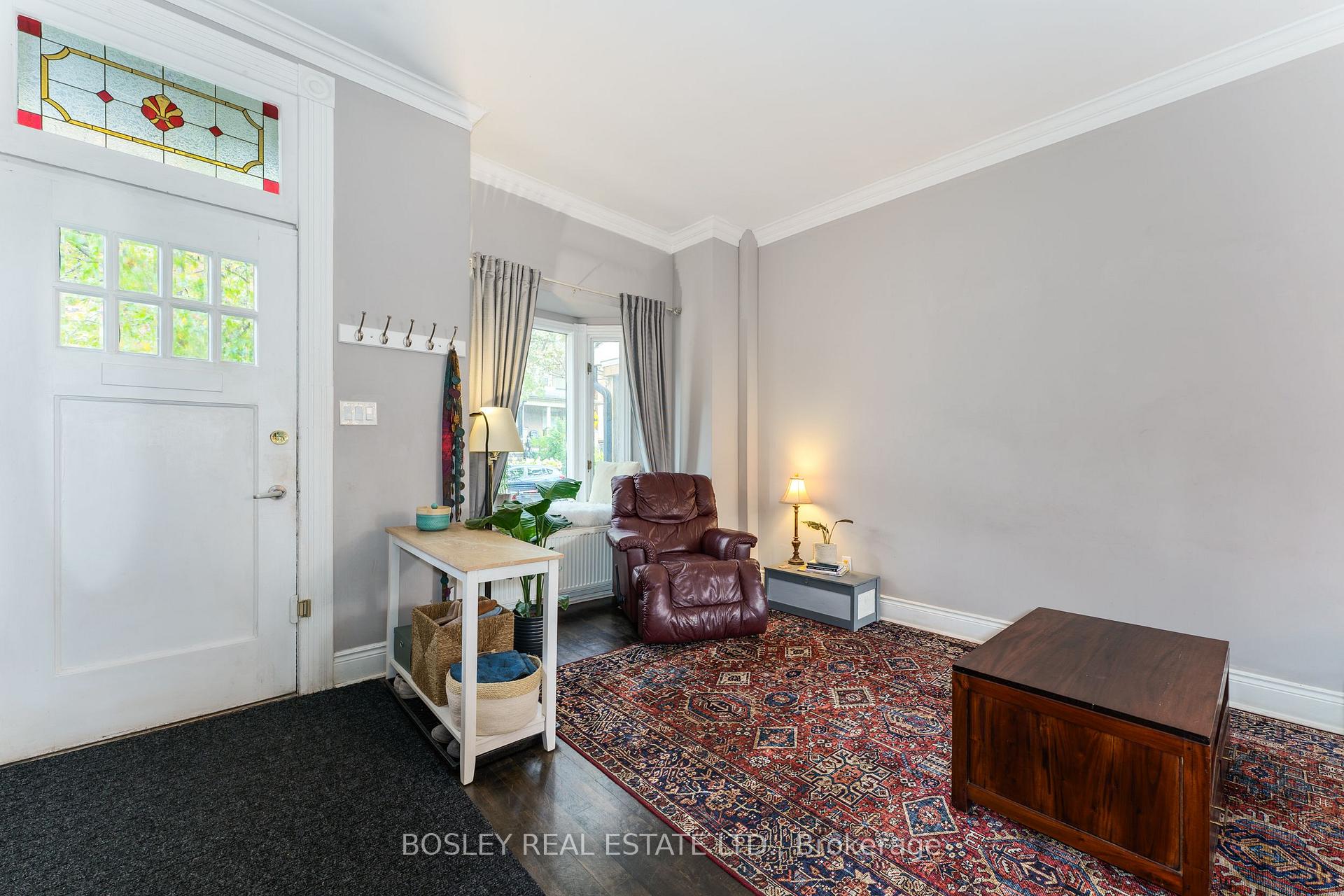 Photo 3 of 45 Shannon Street, Toronto, Trinity-Bellwoods — HOMEH