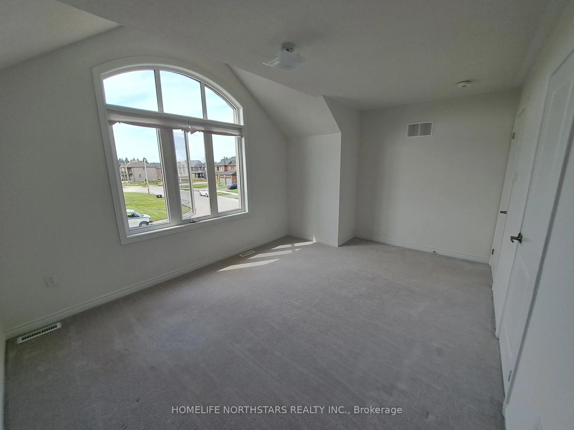 Photo 36 of 53 Wakefield Boulevard, Essa, Angus — HOMEH