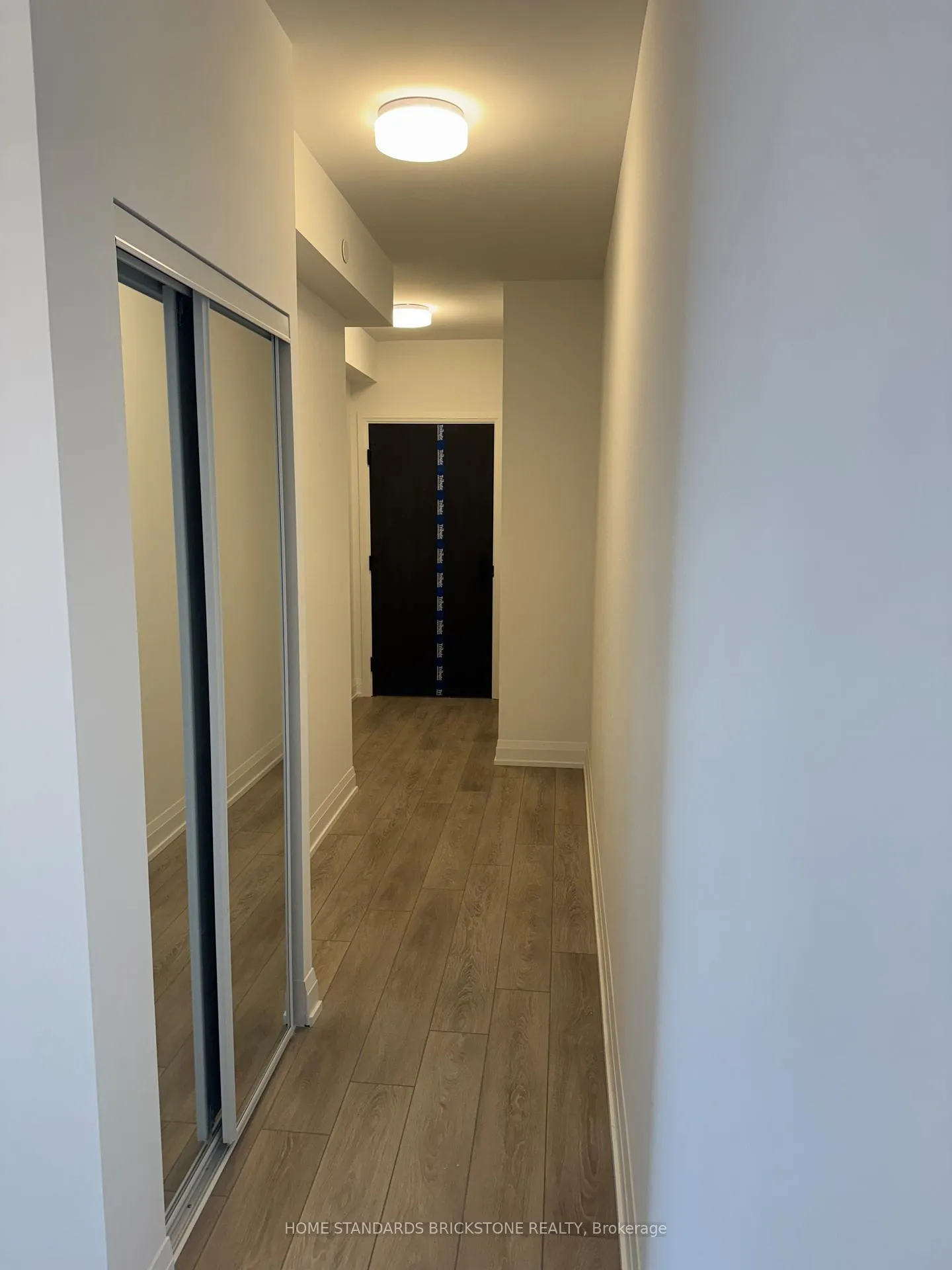 Front of Unit 3202, 20 Soudan Avenue