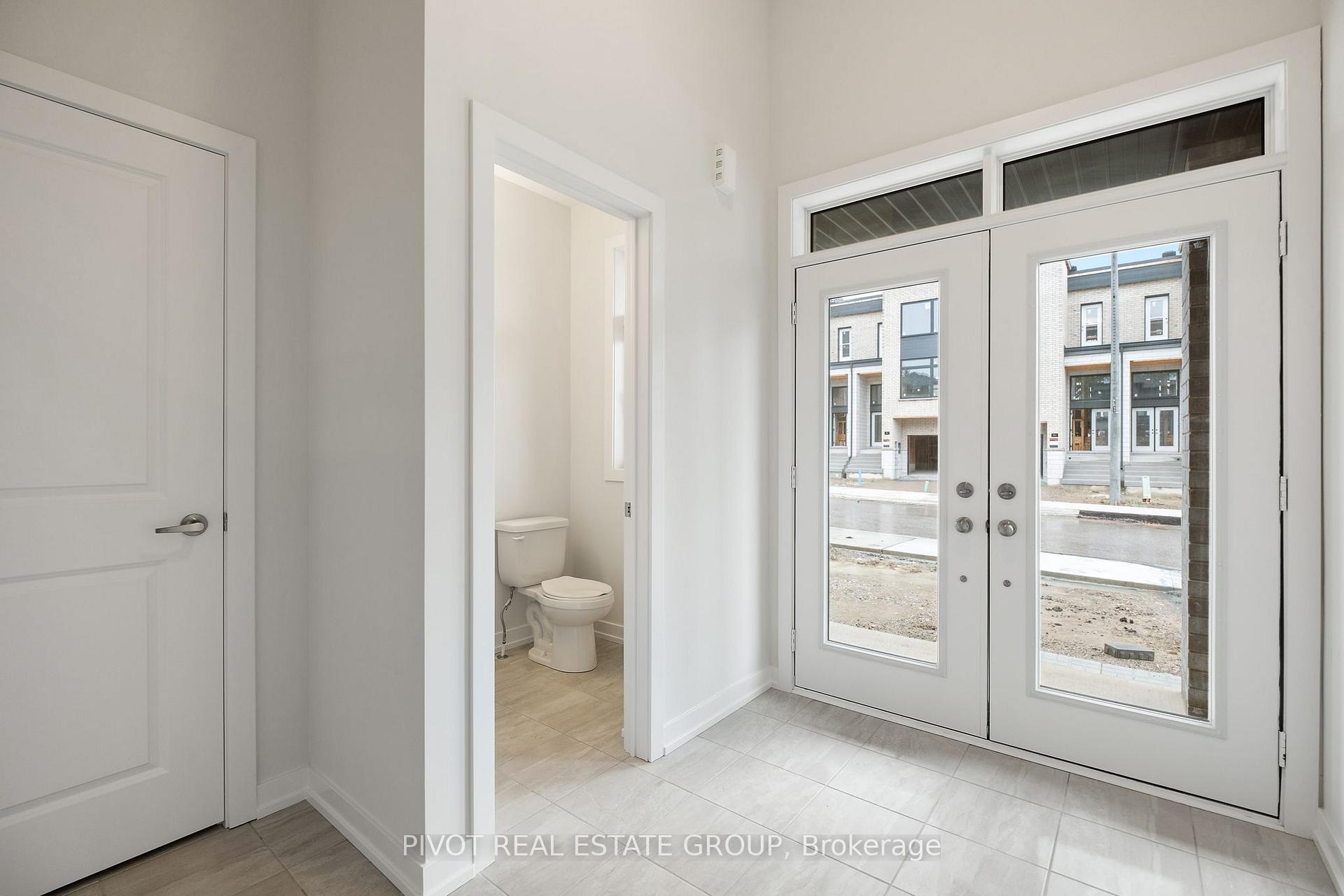 Photo 3 of 85 Danielle Moore Circle, Scarborough, Bendale — HOMEH