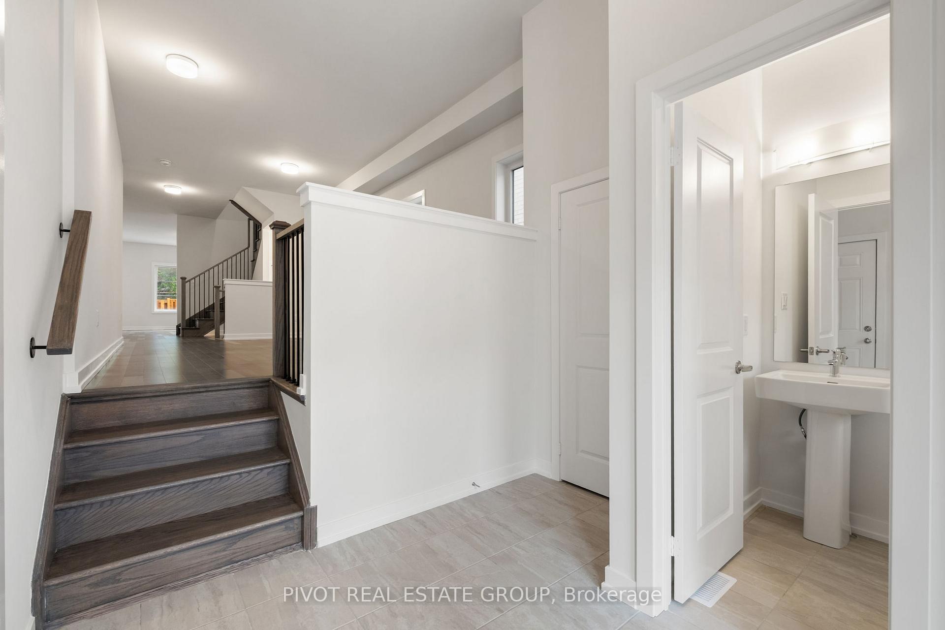 Photo 4 of 85 Danielle Moore Circle, Scarborough, Bendale — HOMEH