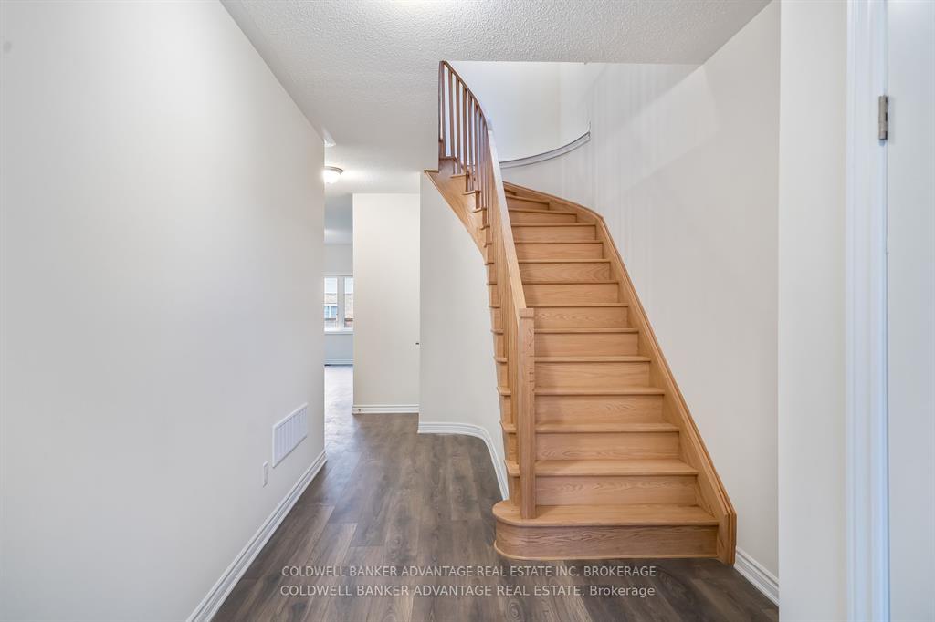 Photo 5 of 75 Sapphire Way, Thorold, Rolling Meadows — HOMEH