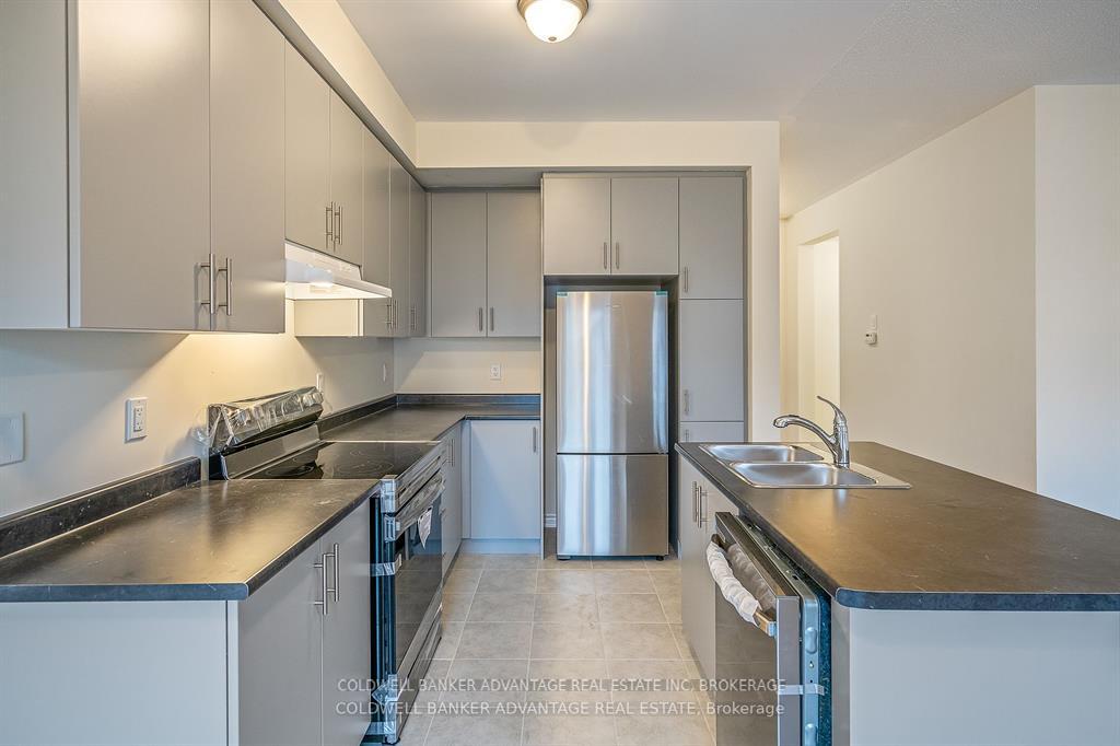 Photo 11 of 75 Sapphire Way, Thorold, Rolling Meadows — HOMEH