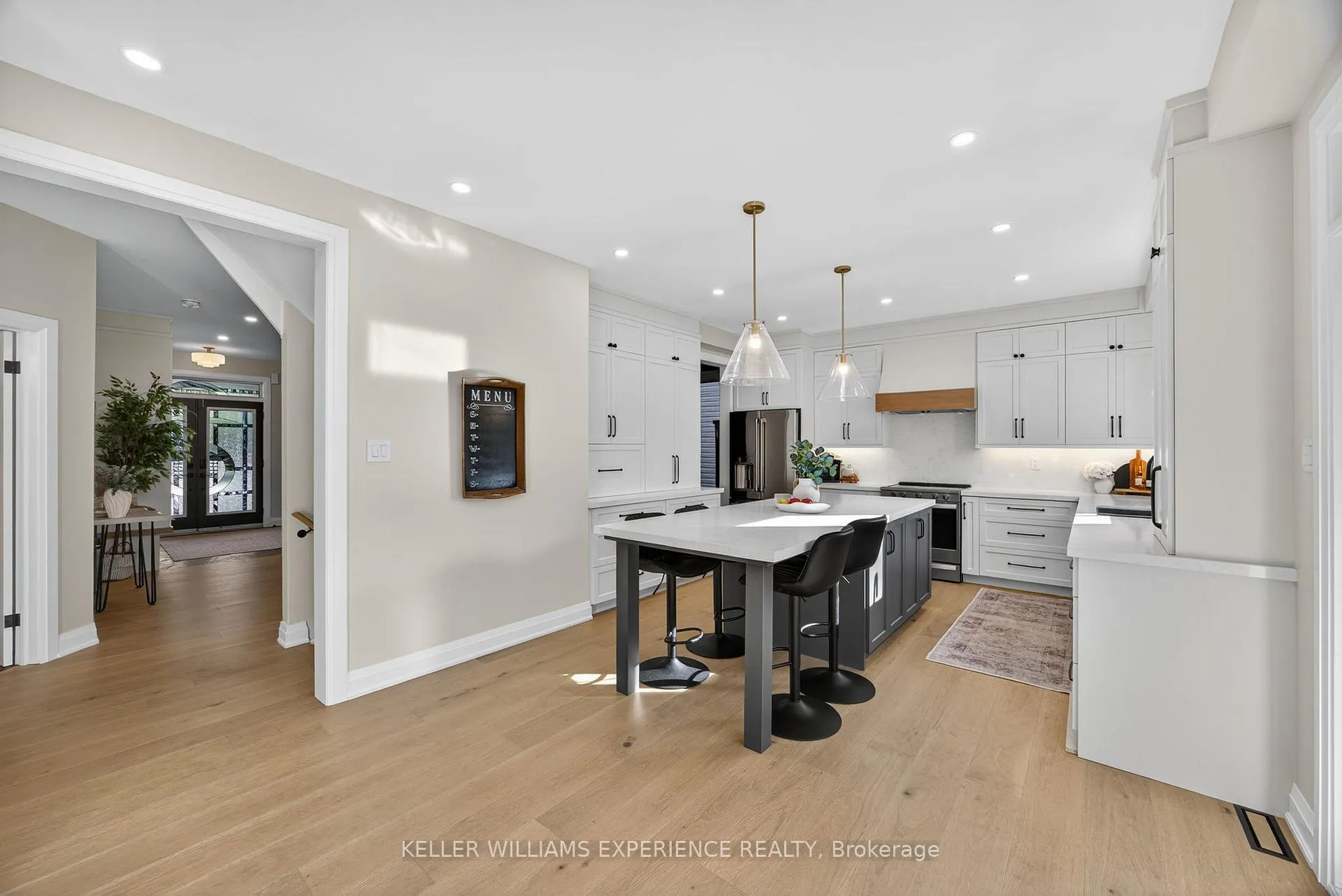 Photo 2 of 50 Regalia Way, Barrie, Innis-Shore — HOMEH