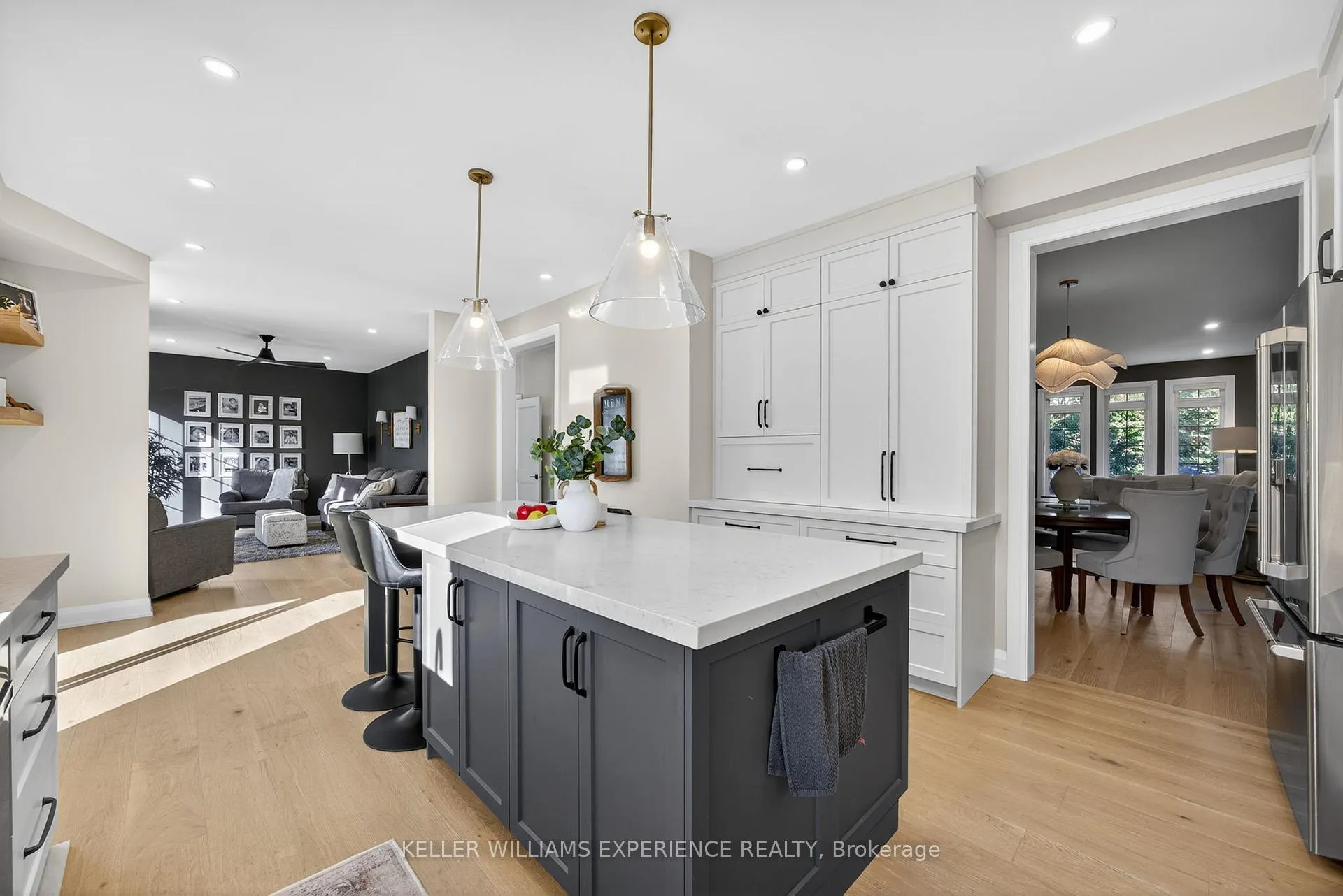 Photo 6 of 50 Regalia Way, Barrie, Innis-Shore — HOMEH