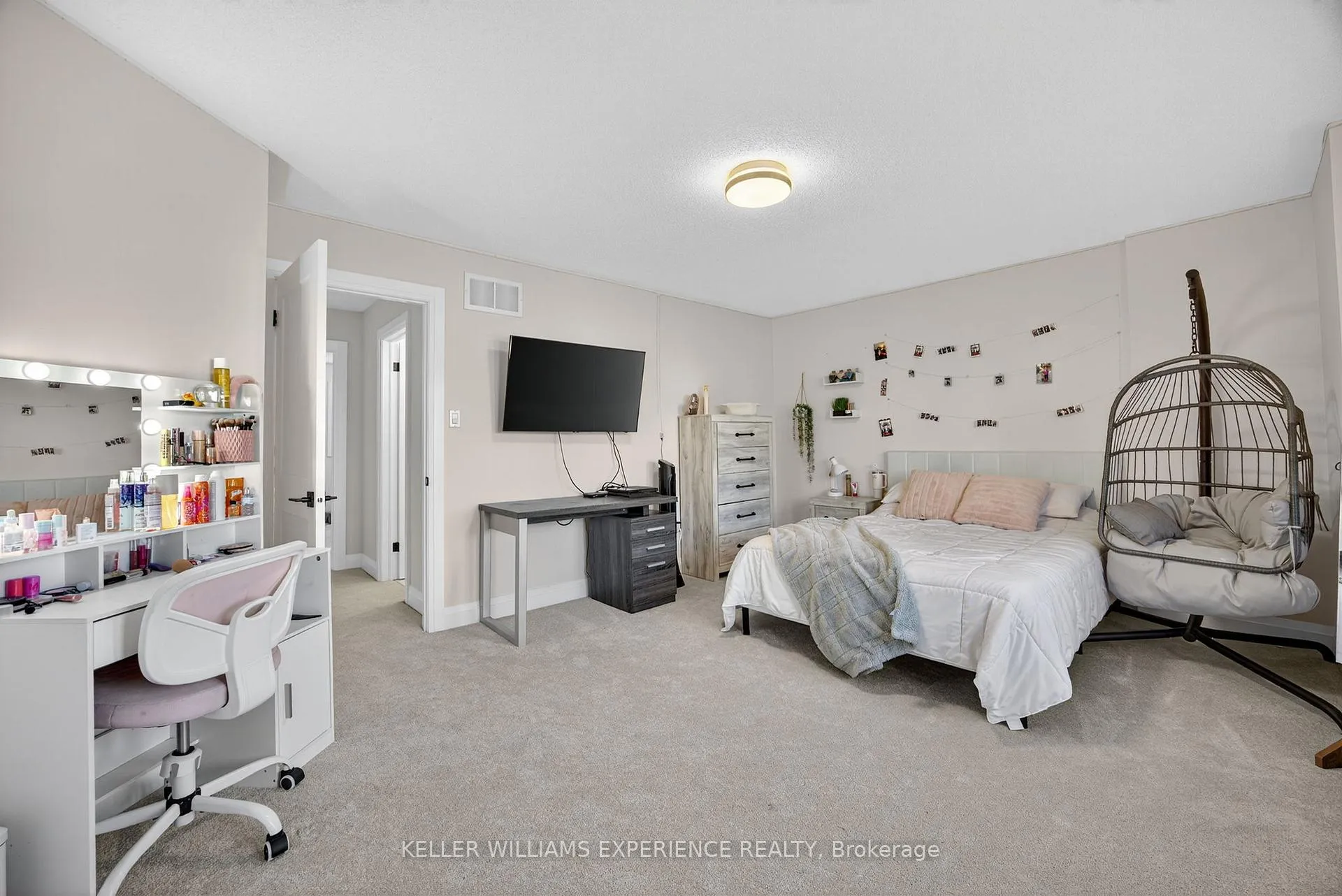 Photo 21 of 50 Regalia Way, Barrie, Innis-Shore — HOMEH