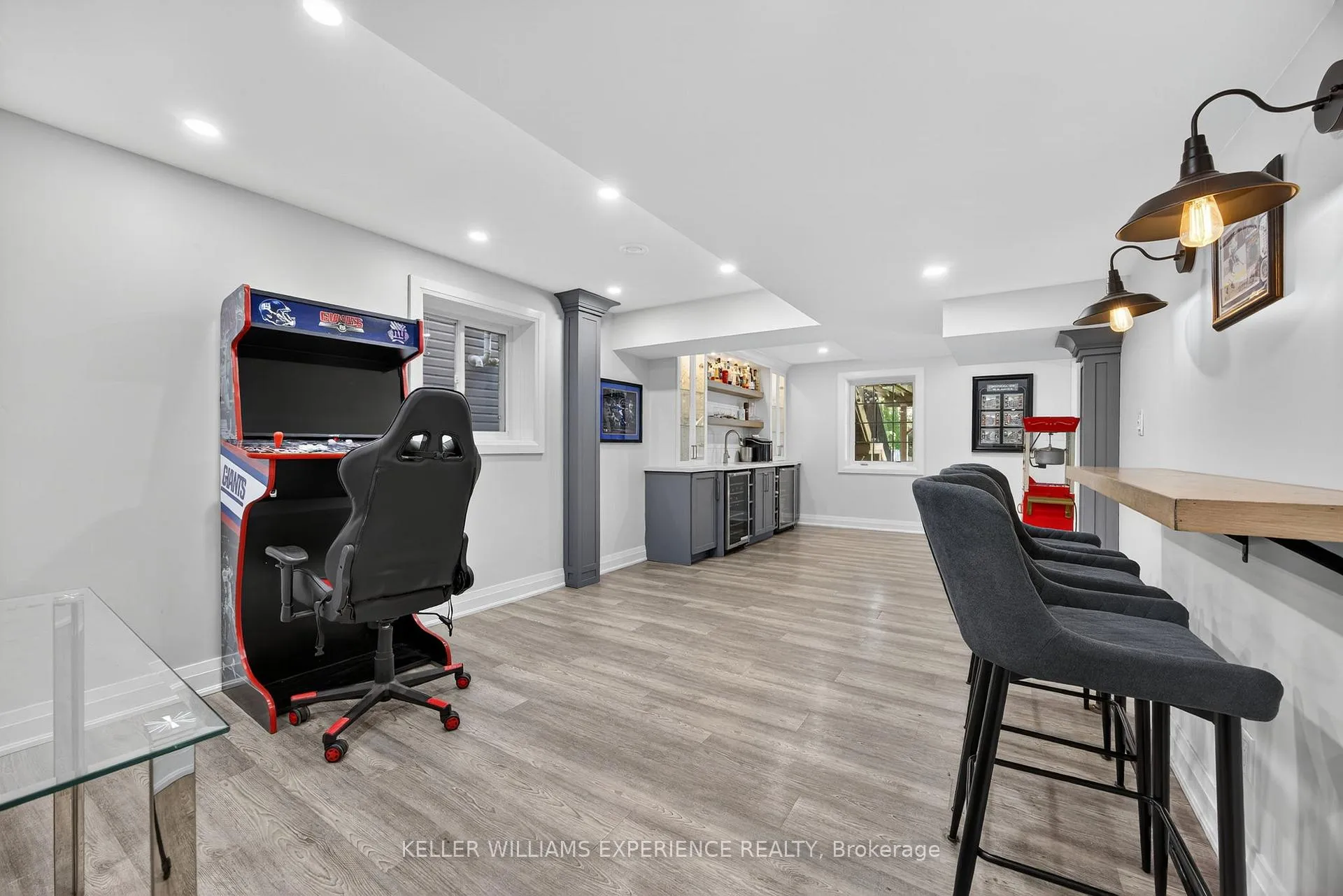 Photo 24 of 50 Regalia Way, Barrie, Innis-Shore — HOMEH
