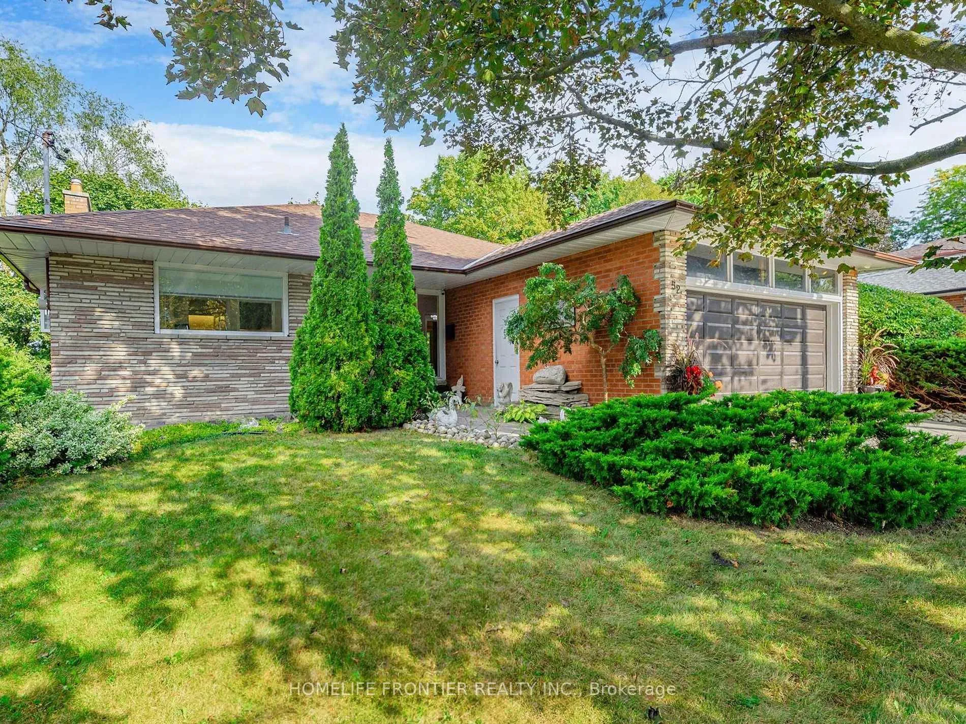 Photo 2 of Unit Upper, 52 Landfair Crescent, Scarborough, Woburn — HOMEH