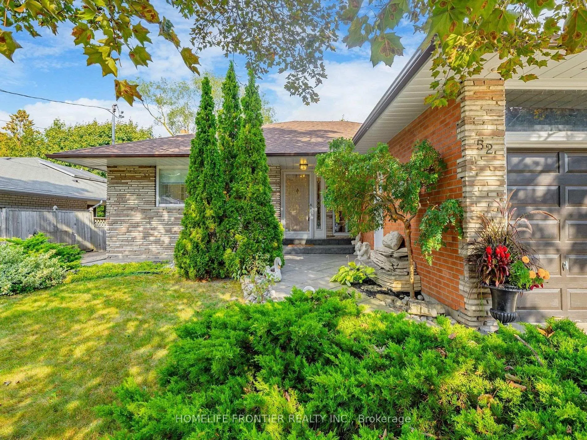 Photo 3 of Unit Upper, 52 Landfair Crescent, Scarborough, Woburn — HOMEH