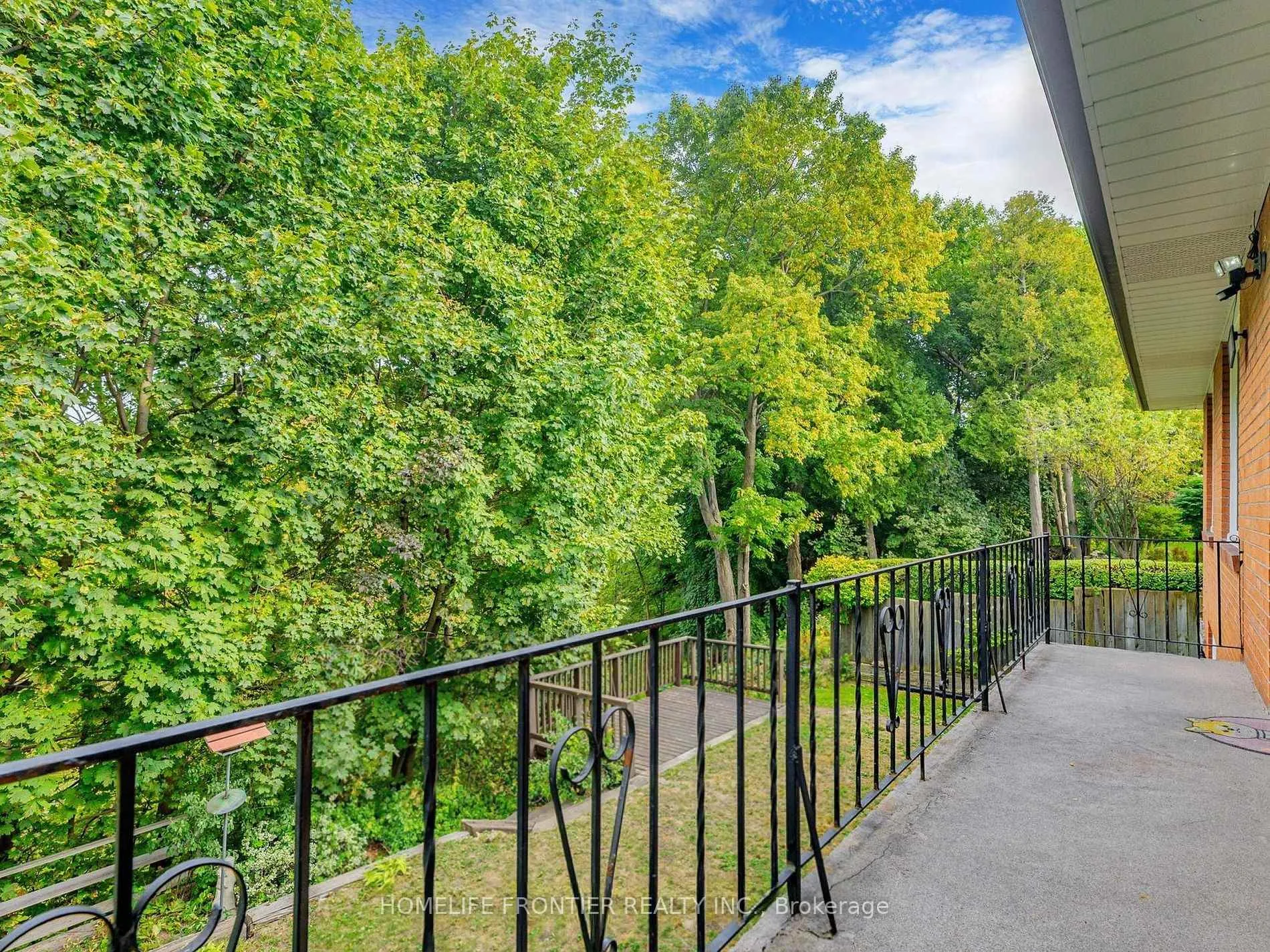 Photo 6 of Unit Upper, 52 Landfair Crescent, Scarborough, Woburn — HOMEH