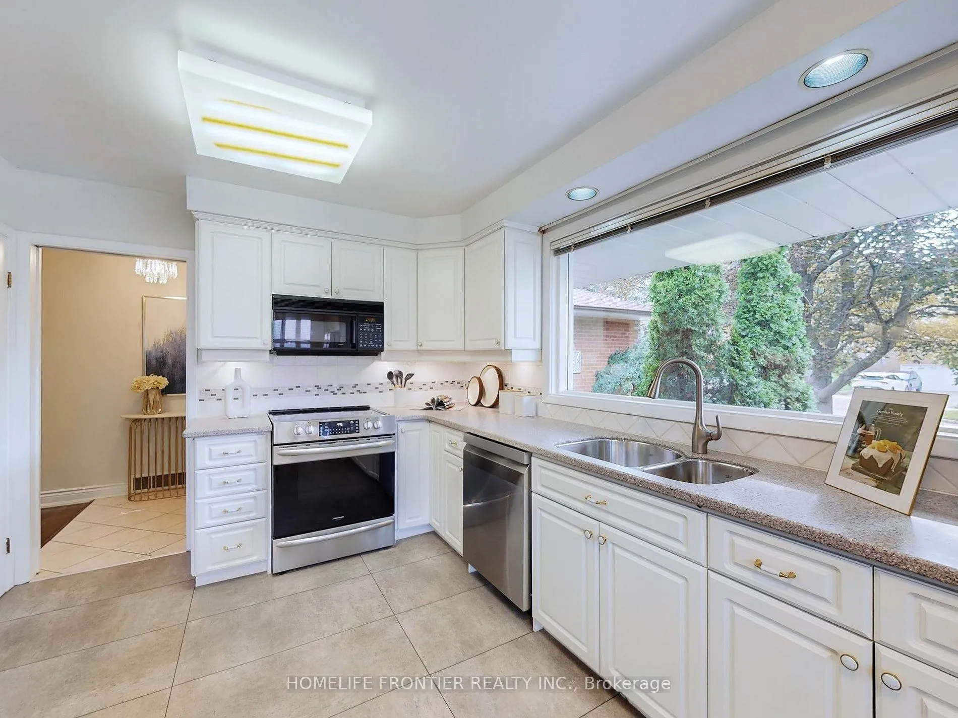 Photo 11 of Unit Upper, 52 Landfair Crescent, Scarborough, Woburn — HOMEH