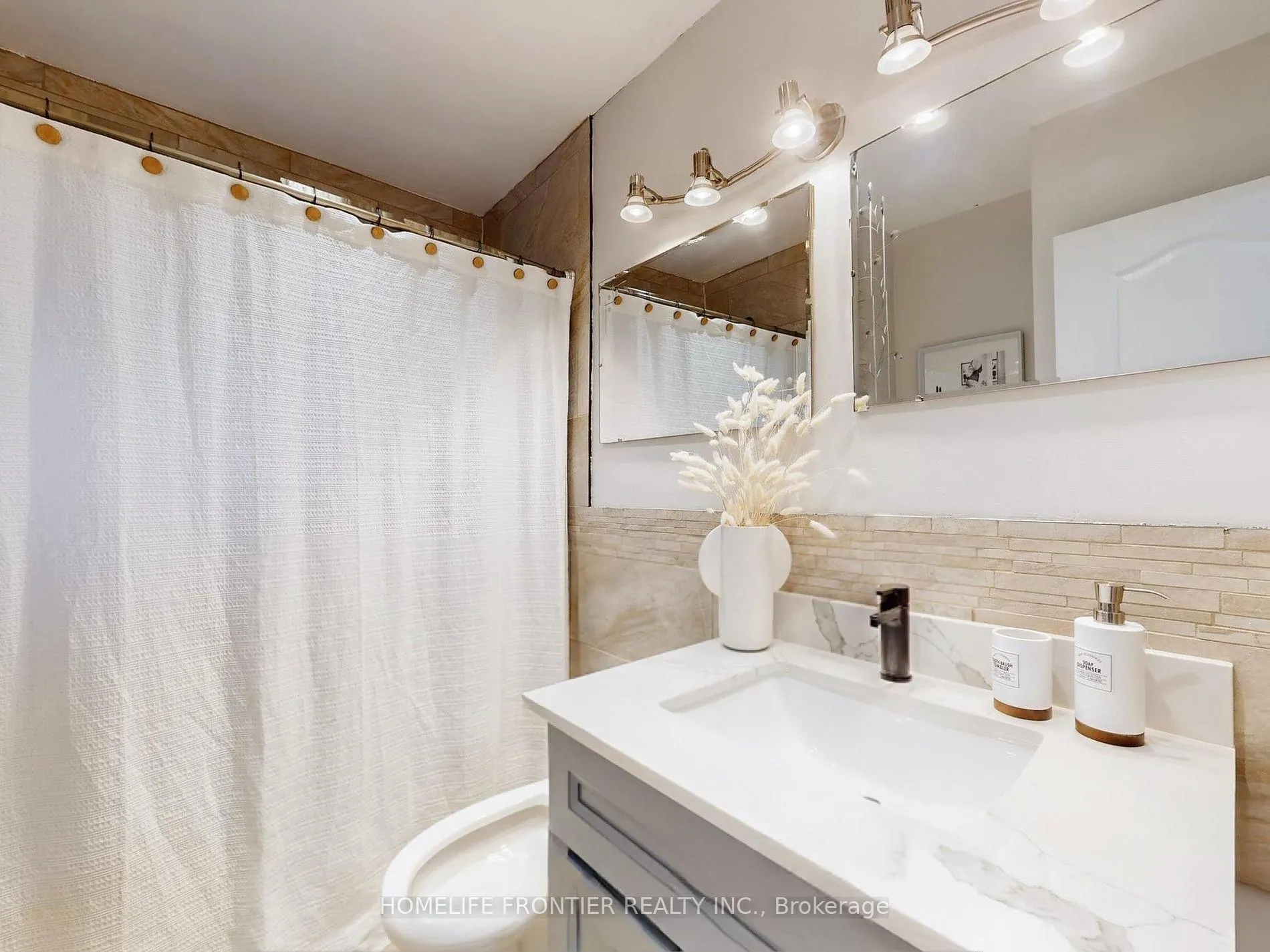 Photo 20 of Unit Upper, 52 Landfair Crescent, Scarborough, Woburn — HOMEH