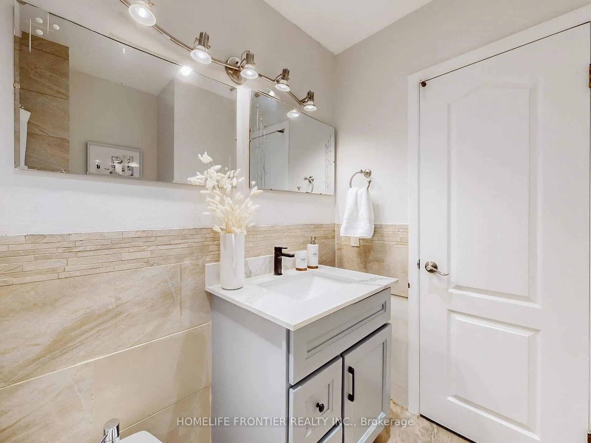Photo 21 of Unit Upper, 52 Landfair Crescent, Scarborough, Woburn — HOMEH