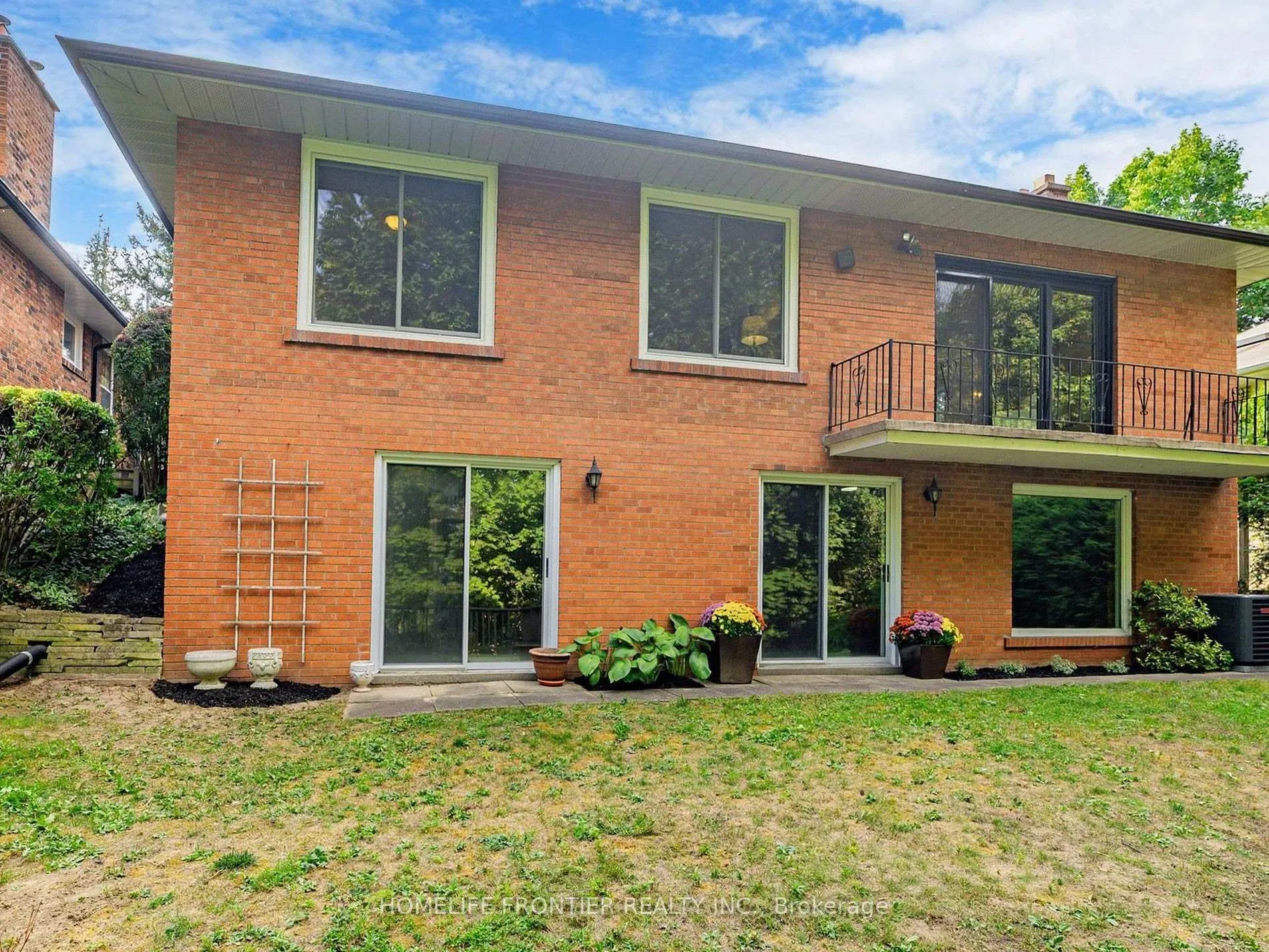 Photo 24 of Unit Upper, 52 Landfair Crescent, Scarborough, Woburn — HOMEH