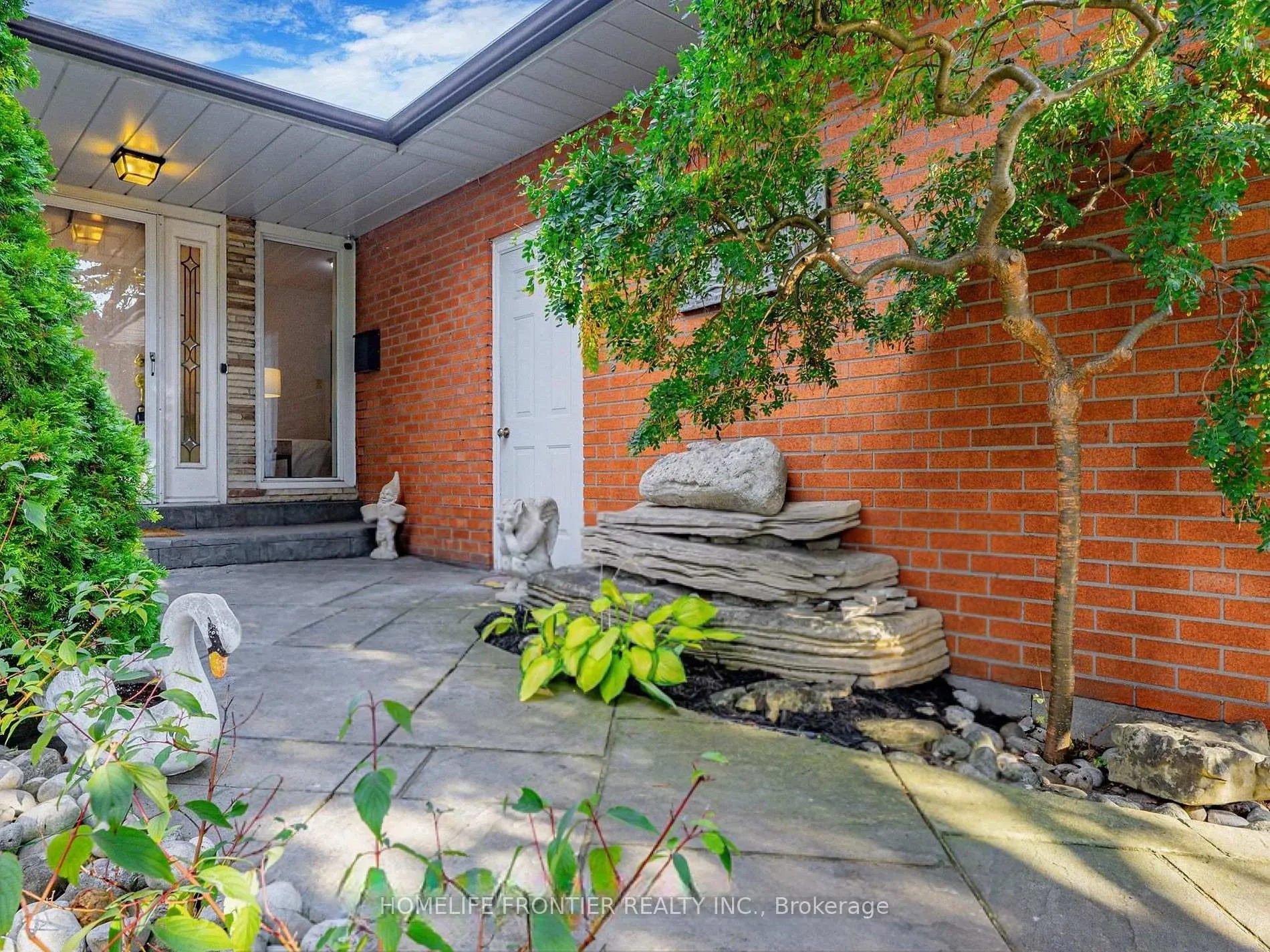 Photo 27 of Unit Upper, 52 Landfair Crescent, Scarborough, Woburn — HOMEH