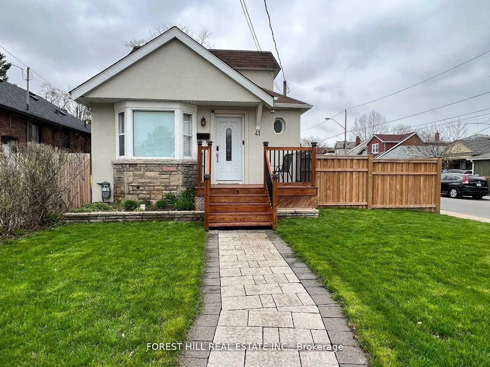 Front of 41 Binswood Avenue