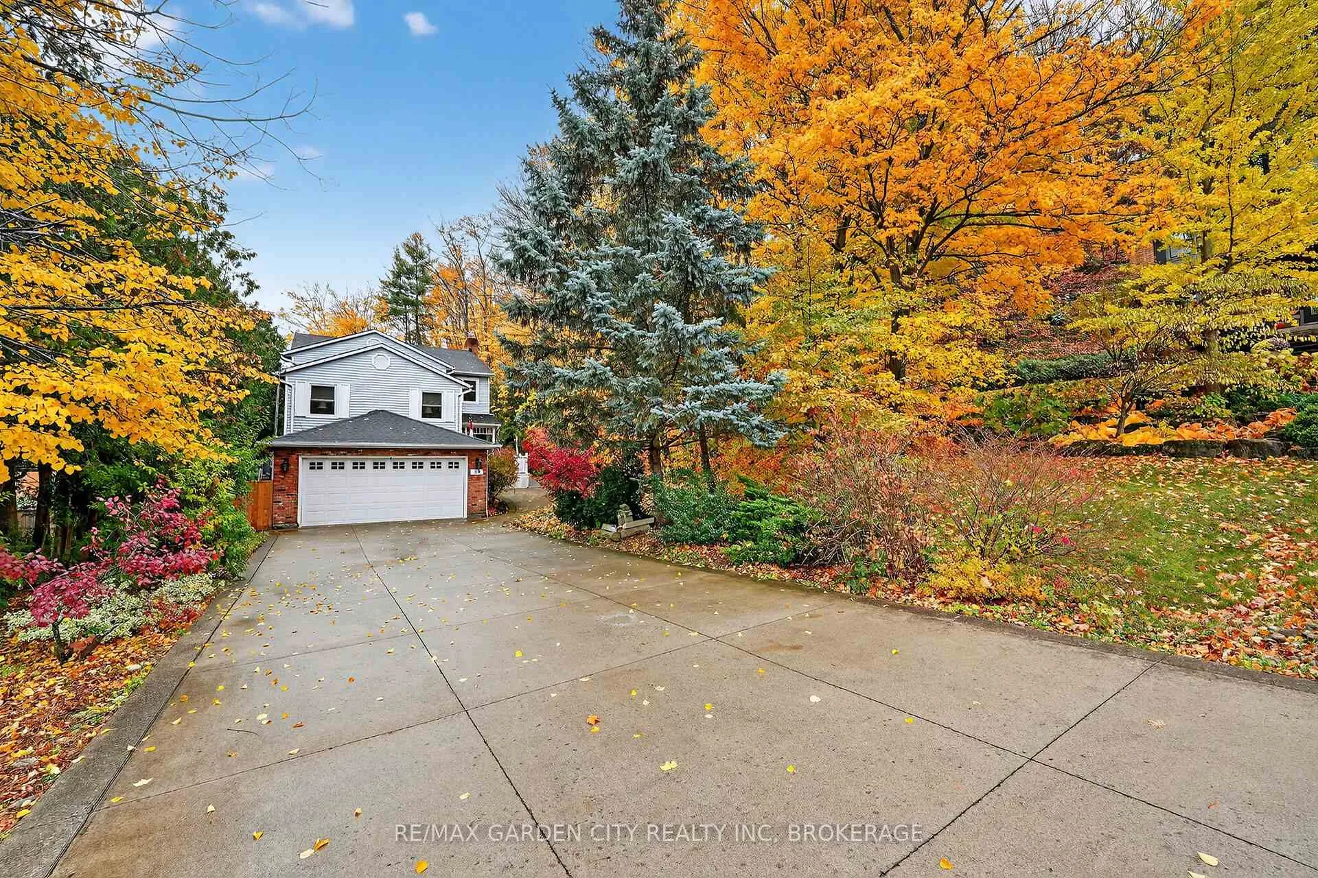 Photo 1 of 39 Orchard Parkway, Grimsby, Grimsby East — HOMEH