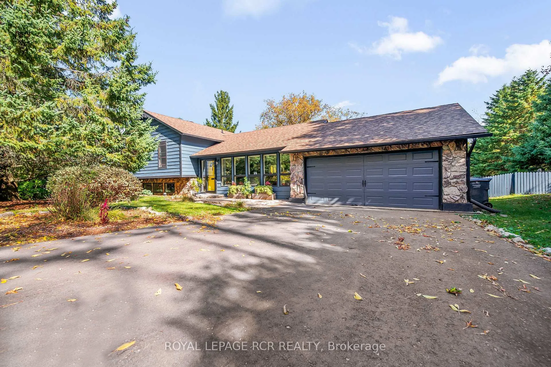 Photo 3 of 19619 Main Street, Caledon, Alton — HOMEH
