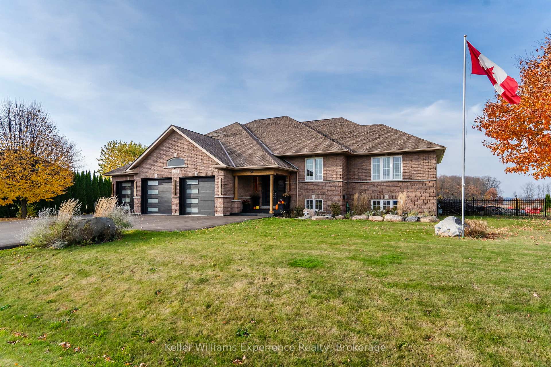 Photo 3 of 54 Asselin Drive, Tiny, Rural Tiny — HOMEH