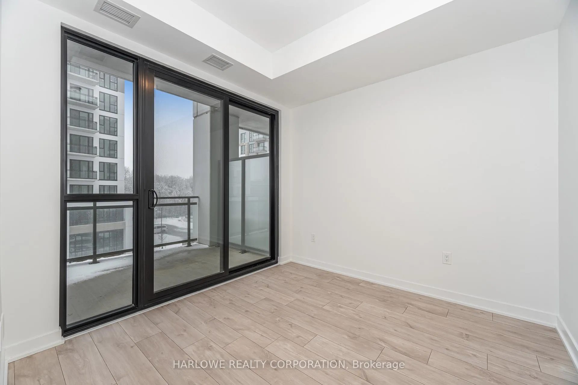 Photo 26 of Unit 303, 720 Whitlock Avenue, Milton, Cobban — HOMEH
