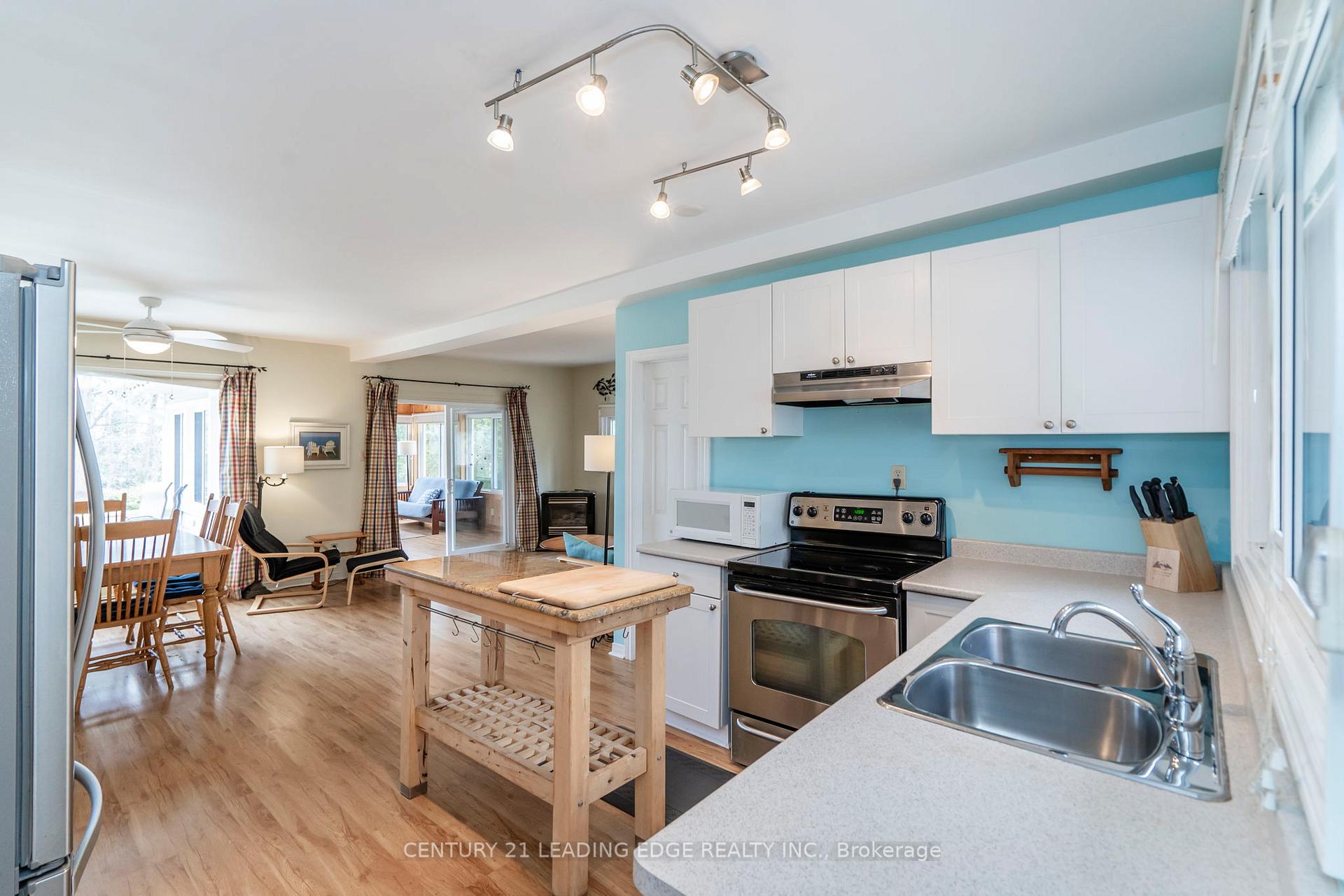 Photo 11 of 19 Beau Rivage Avenue, Tiny, Rural Tiny — HOMEH