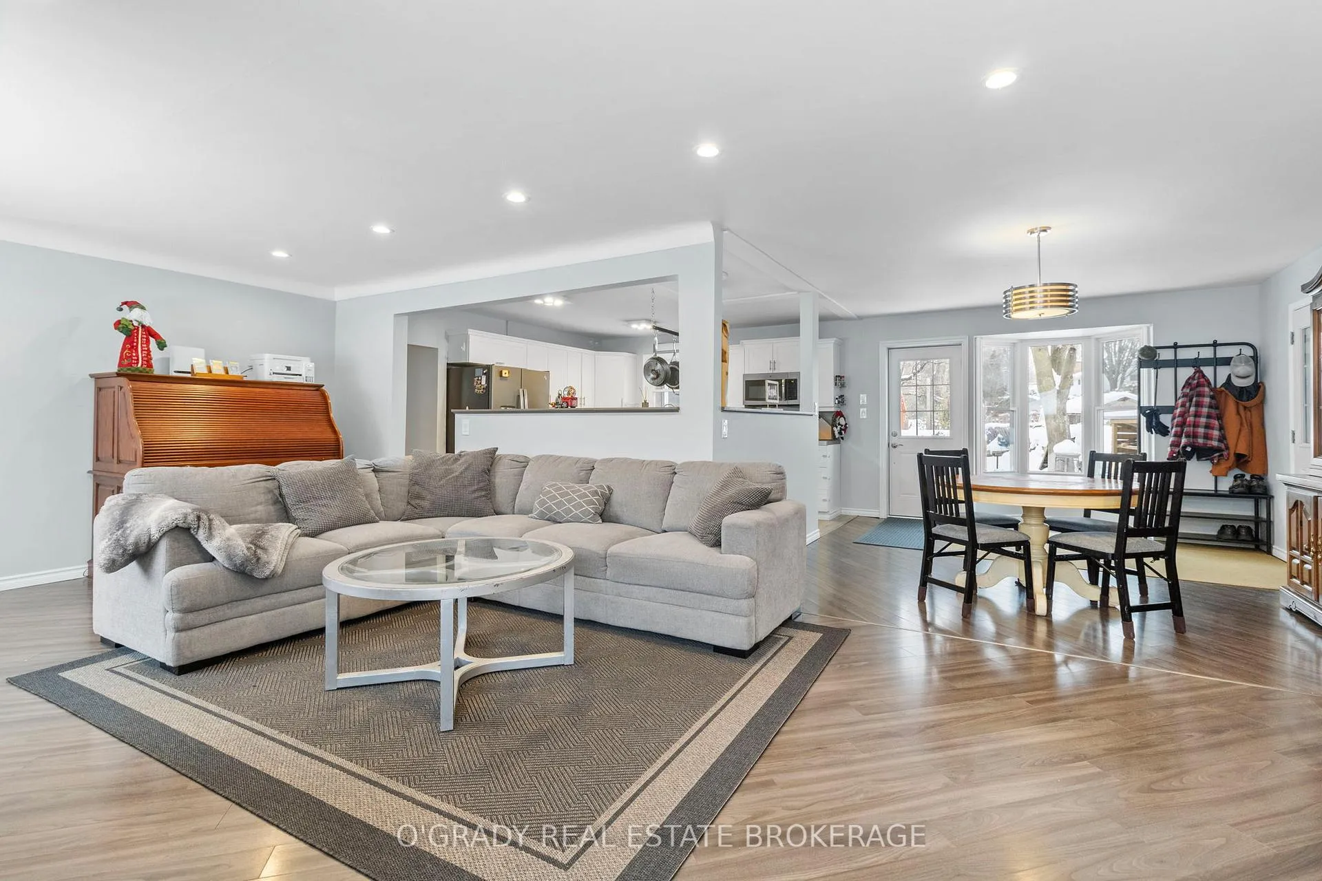 Photo 14 of 3 Davison Avenue, Brockville — HOMEH